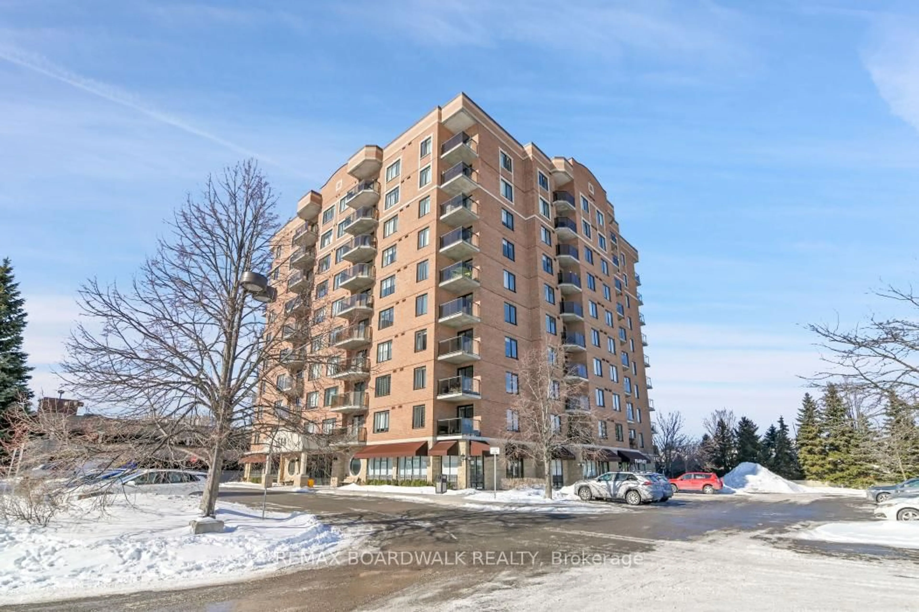 A pic from outside/outdoor area/front of a property/back of a property/a pic from drone, building for 314 Central Park Dr #307, Ottawa Ontario K2C 4G4