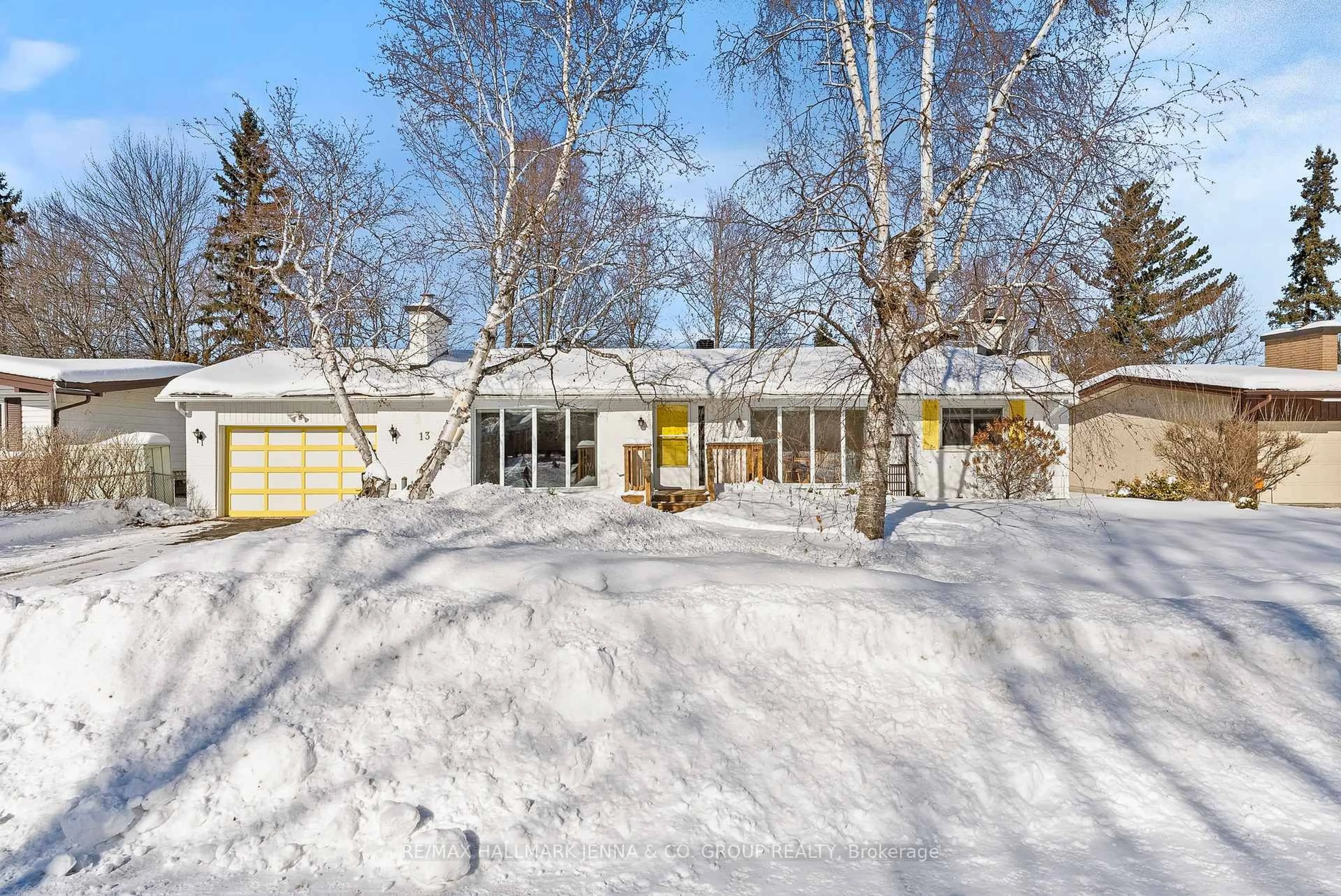 Unknown for 13 Pinepoint Dr, Ottawa Ontario K2H 6B1