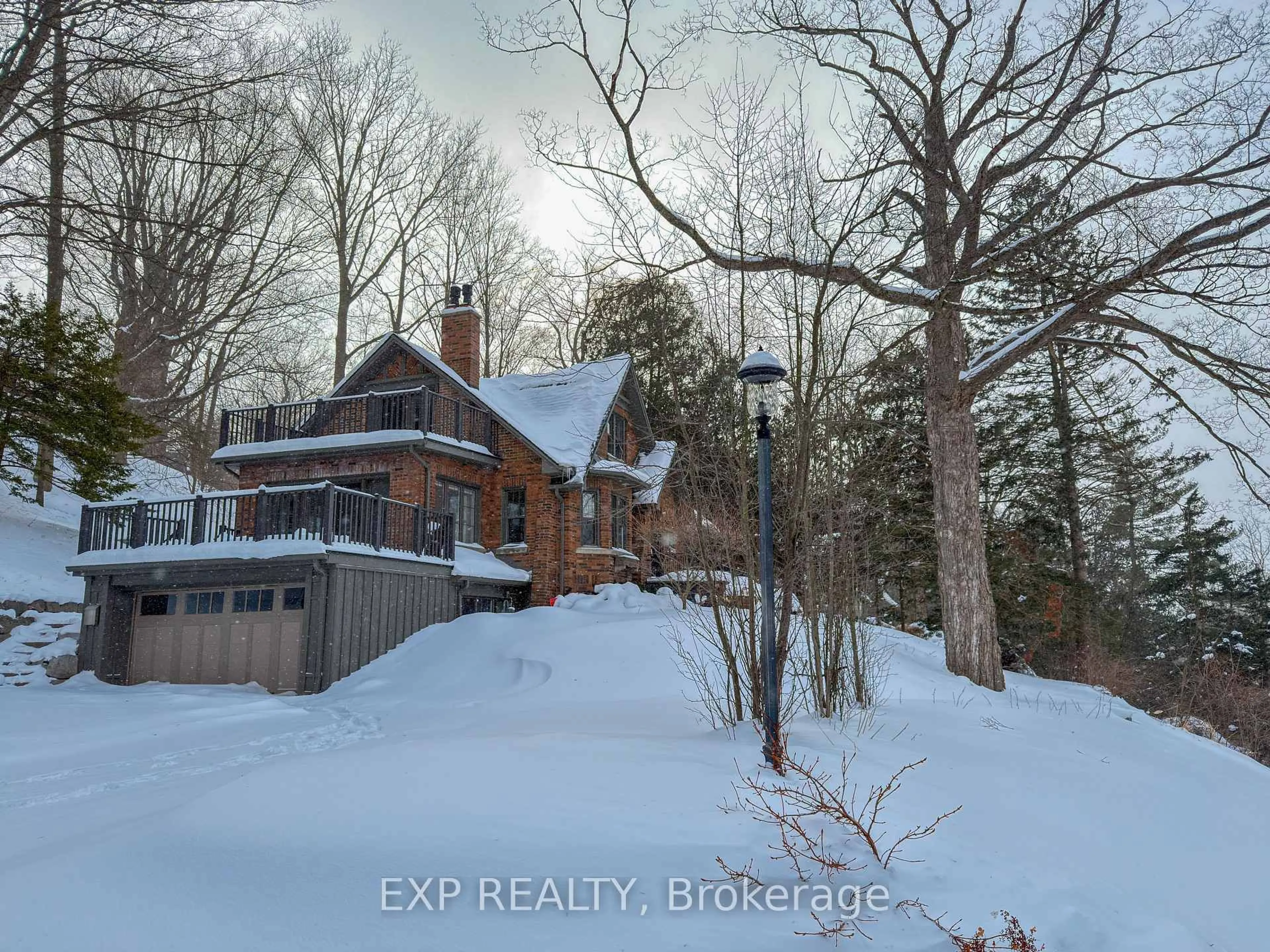 A pic from outside/outdoor area/front of a property/back of a property/a pic from drone, unknown for 451 Westmount Dr, London South Ontario N6K 1X4