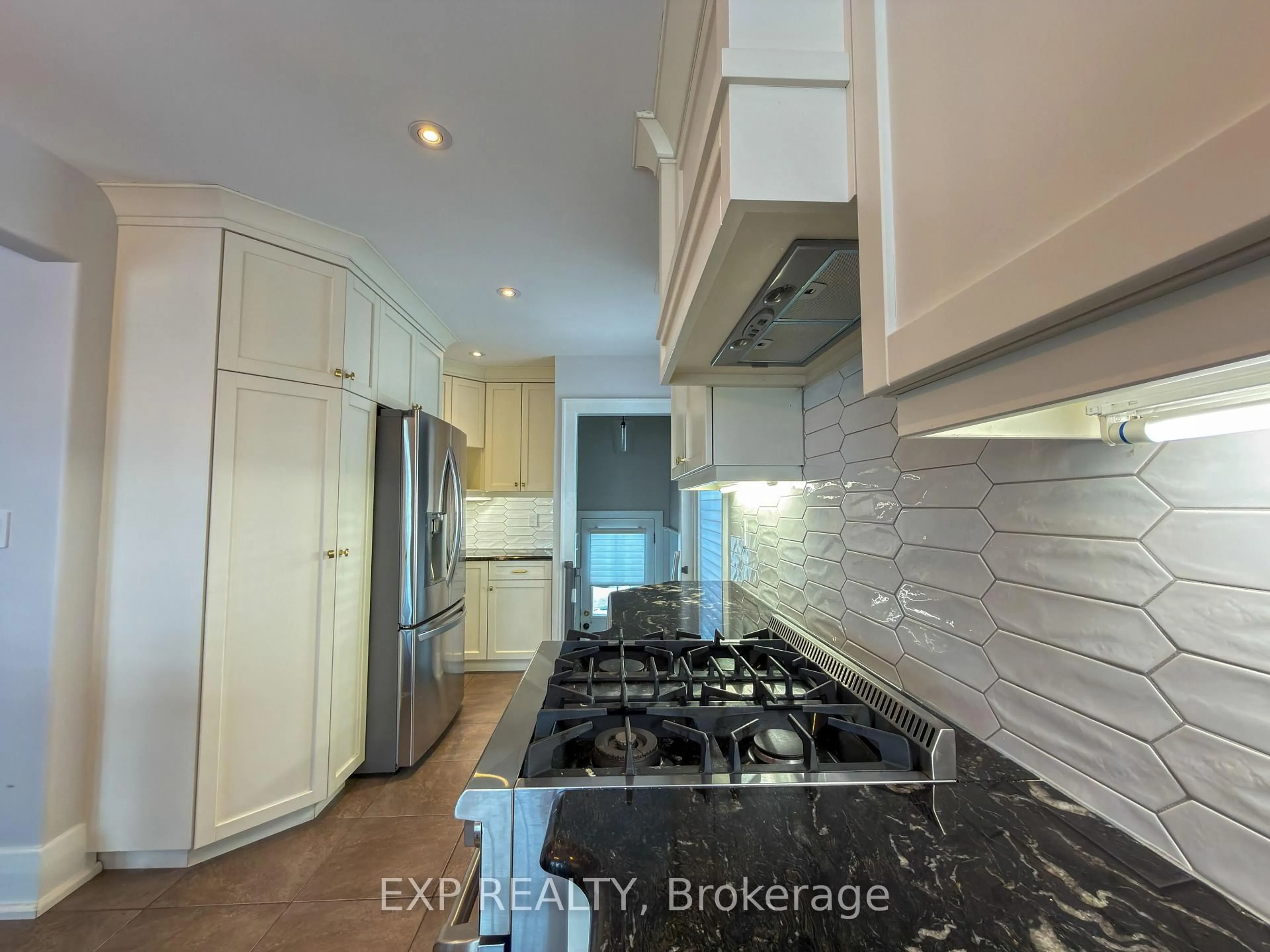 Unknown for 451 Westmount Dr, London South Ontario N6K 1X4