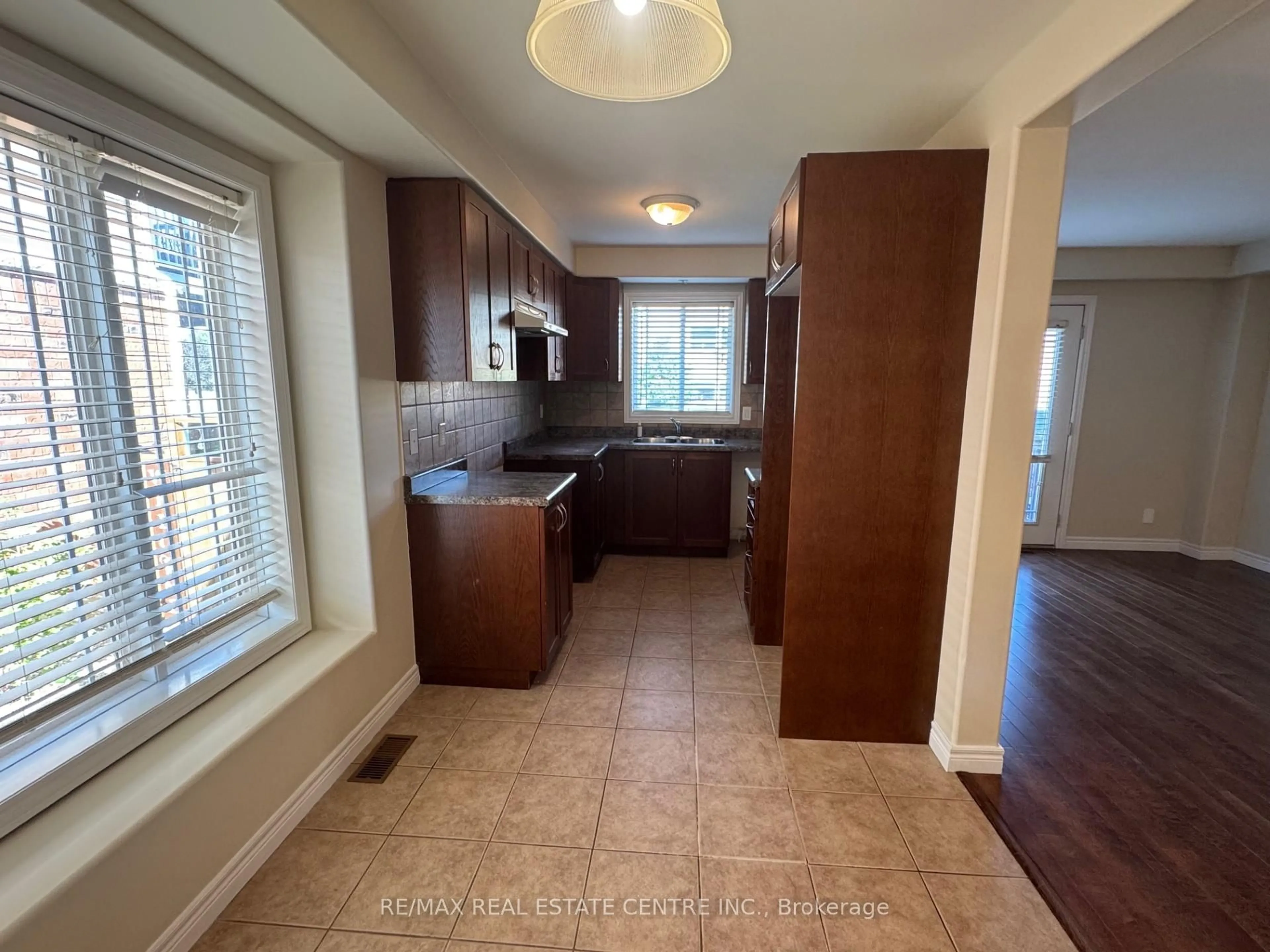 Unknown for 27 Hemlock Way, Grimsby Ontario L3M 0A7