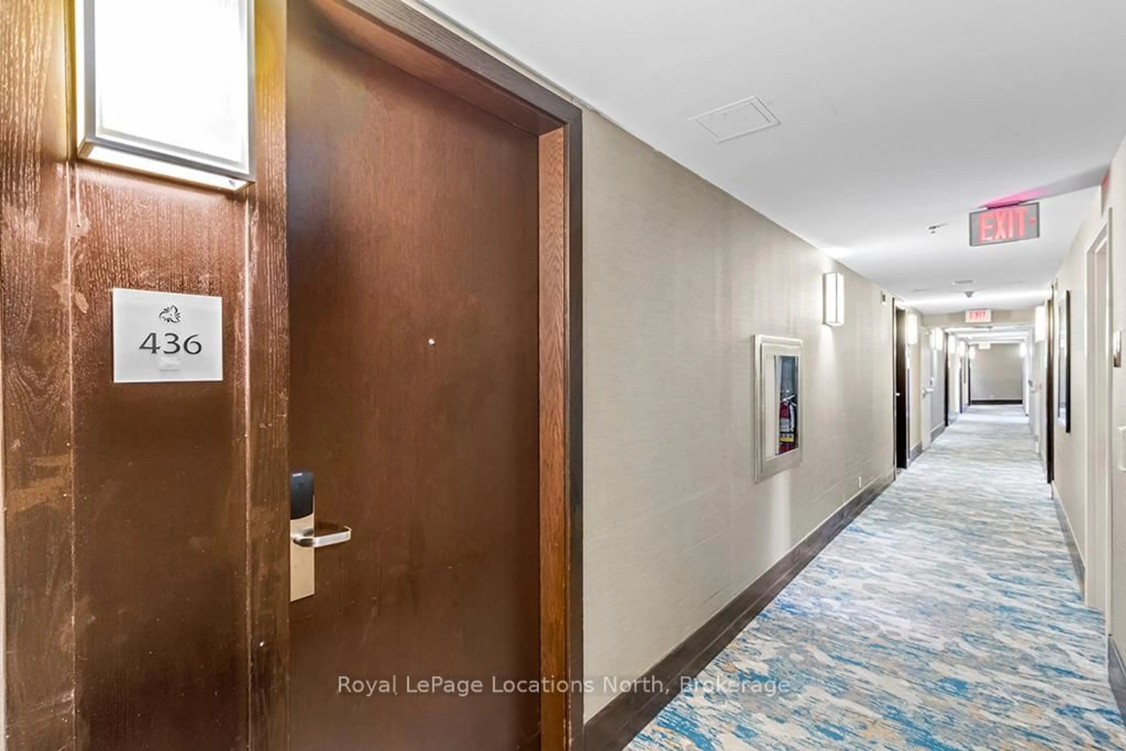 Indoor foyer for 220 GORD CANNING Dr #436, Blue Mountains Ontario L9Y 0V2