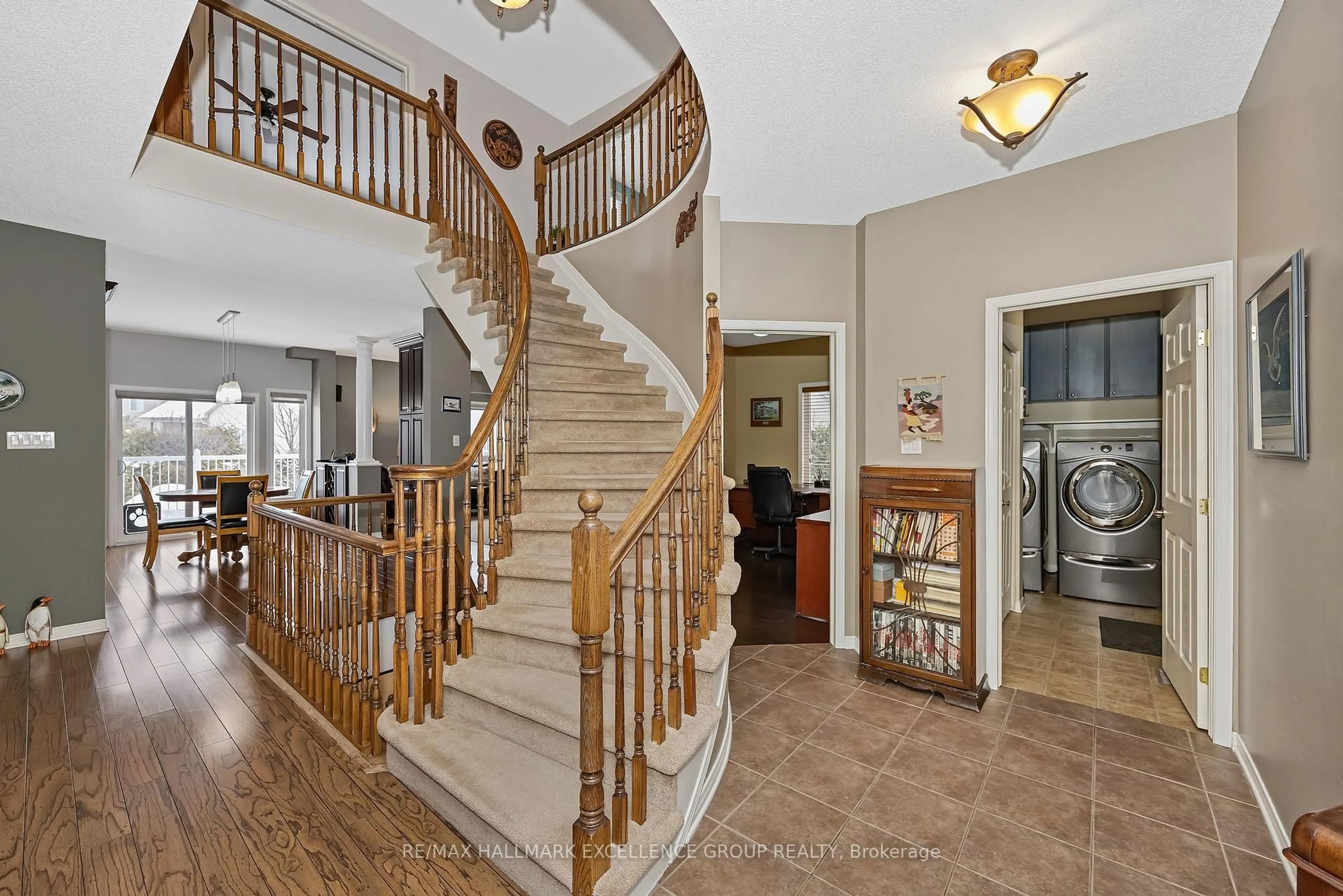 Indoor foyer for 313 Quartz Ave, Clarence-Rockland Ontario K4K 0A2