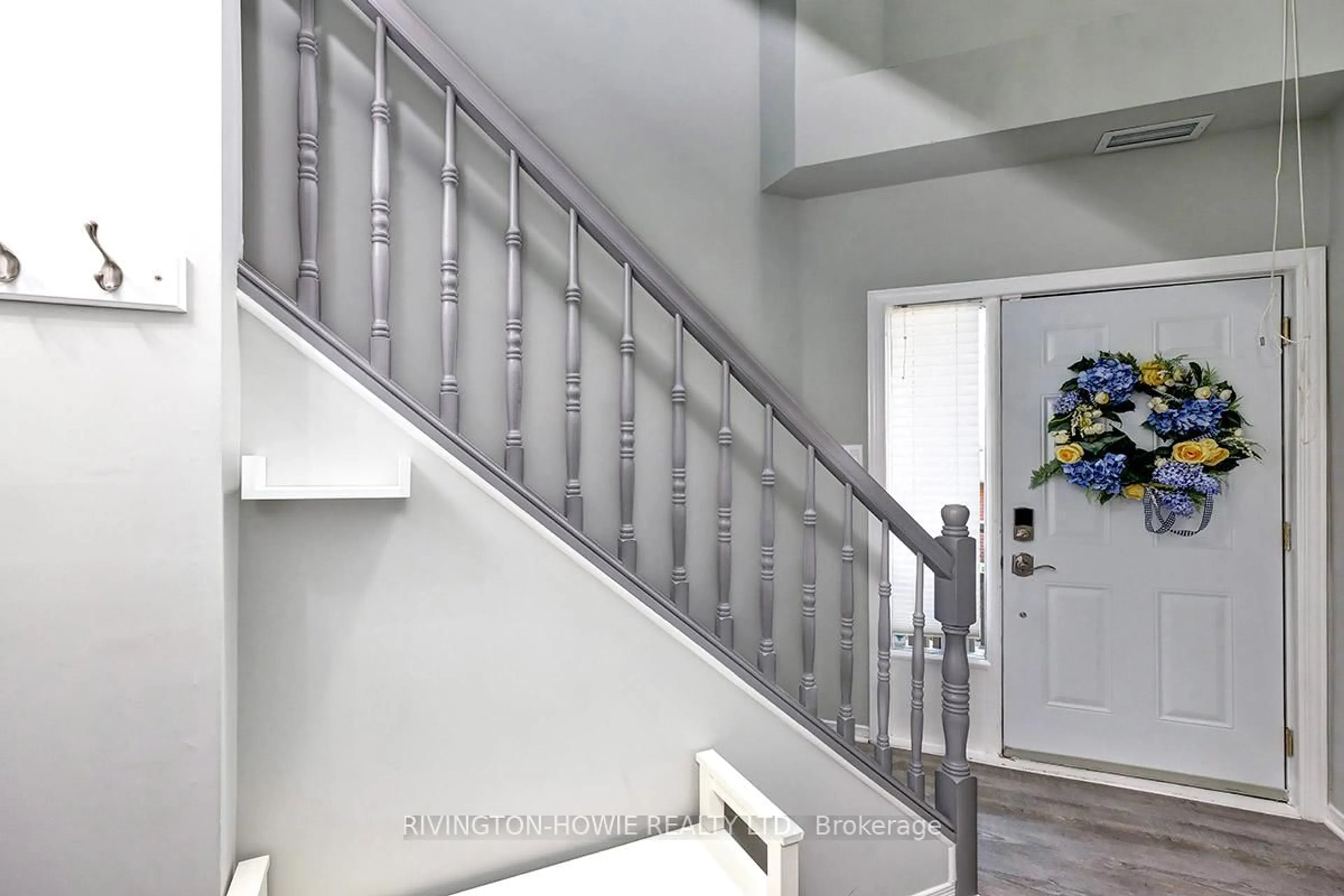 Stairs for 36 Robson Crt, Ottawa Ontario K2K 2W1