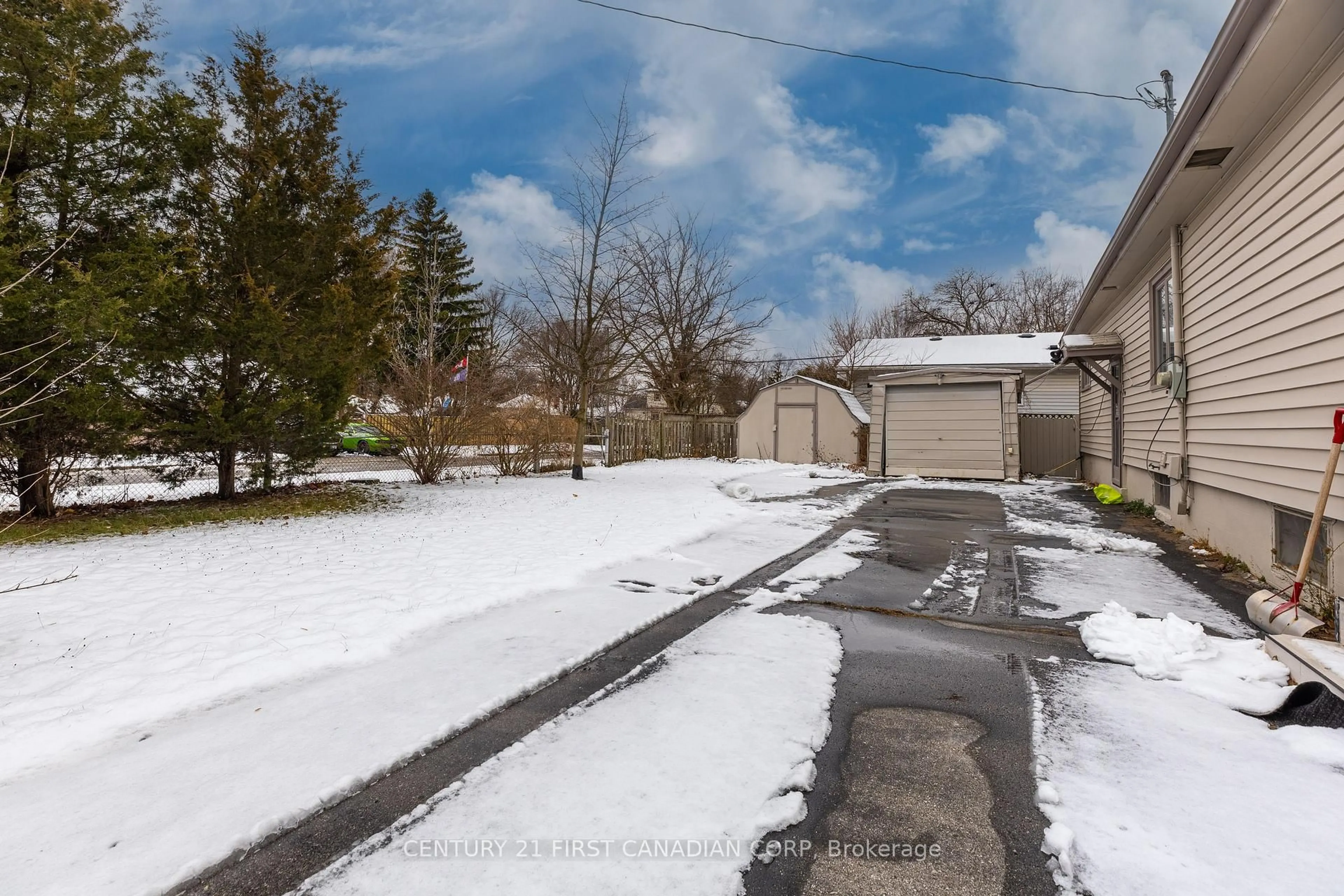 A pic from outside/outdoor area/front of a property/back of a property/a pic from drone, street for 49 McNay St, London East Ontario N5Y 1K8