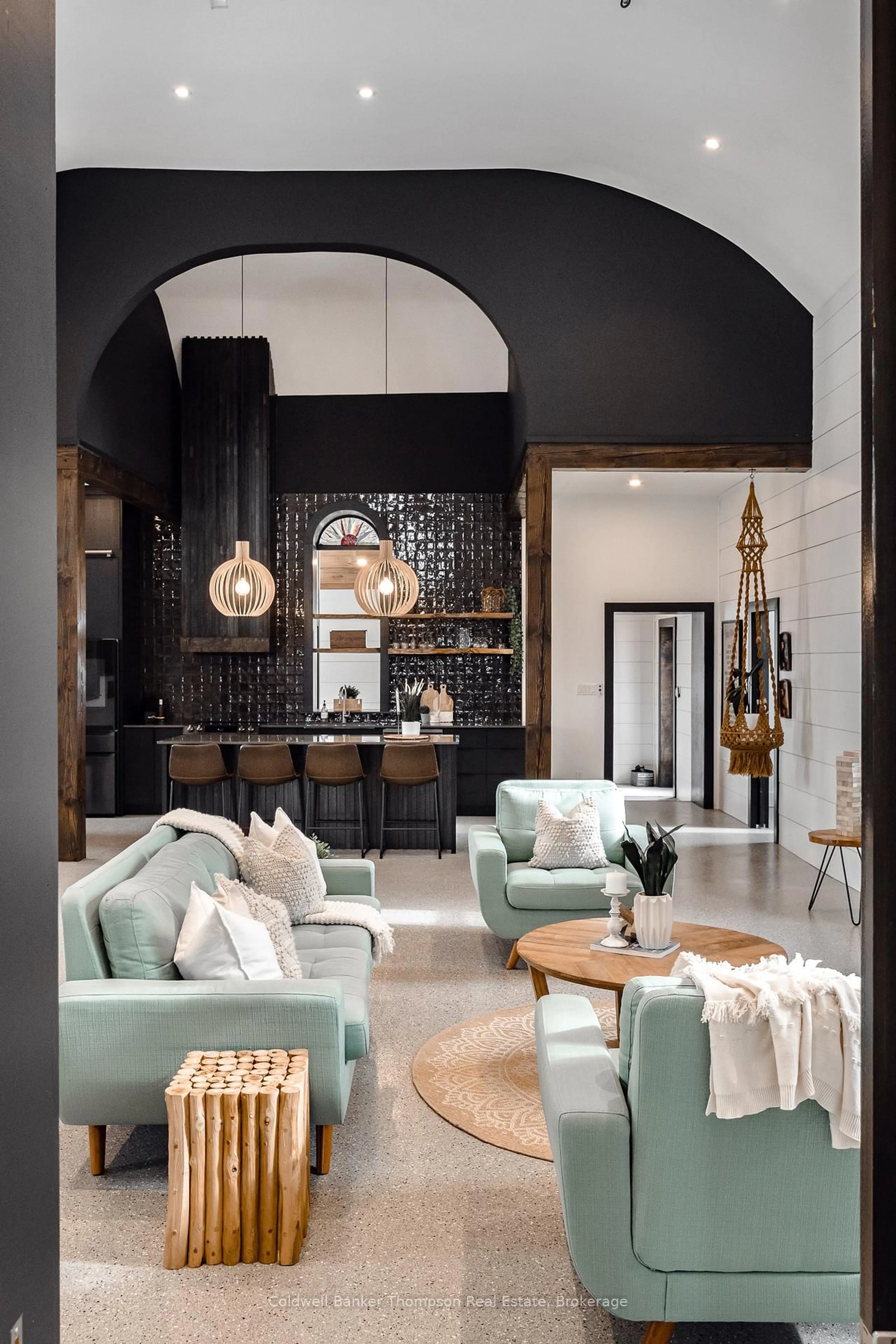 Living room with furniture, unknown for 164 Ontario St, Burk's Falls Ontario P0A 1C0