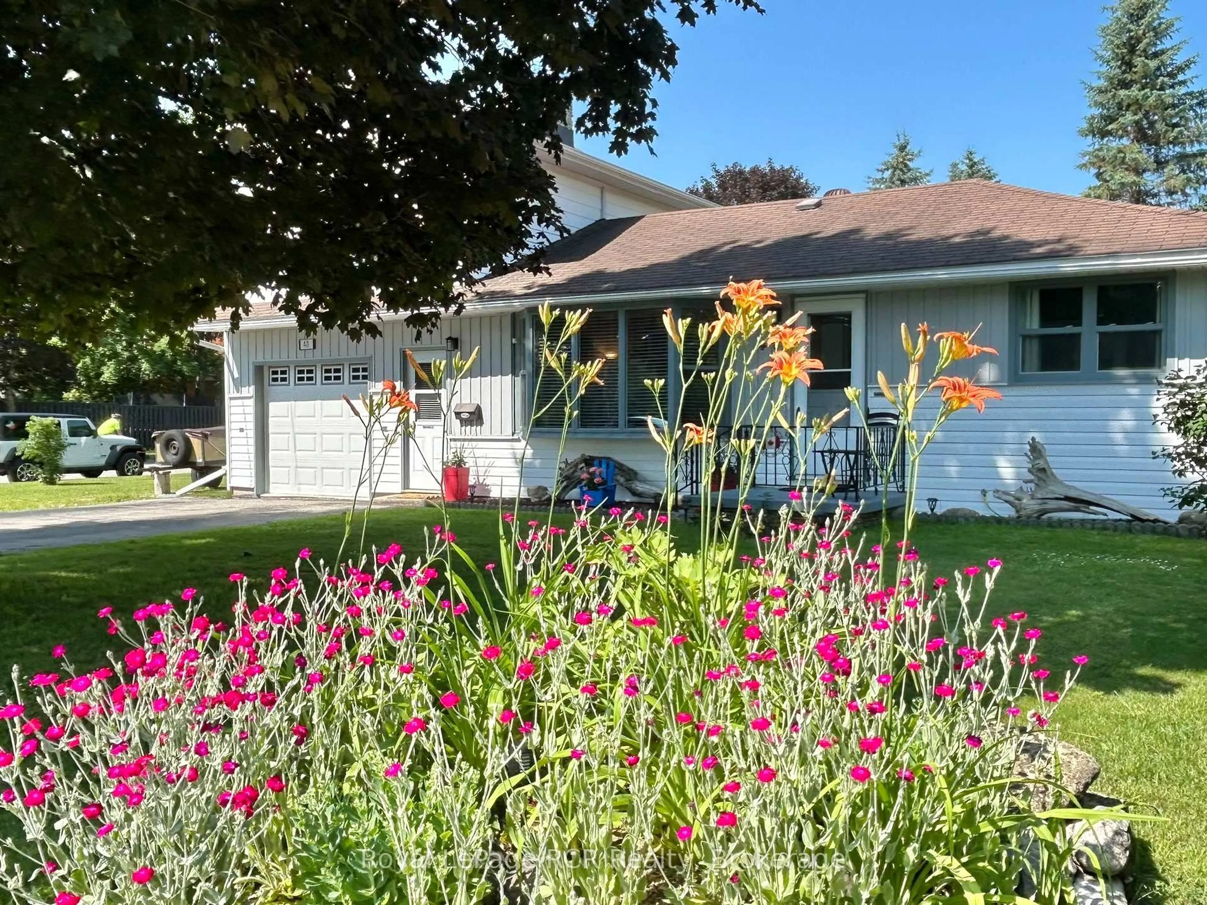 Unknown for 48 4th Ave, Owen Sound Ontario N4K 4V2