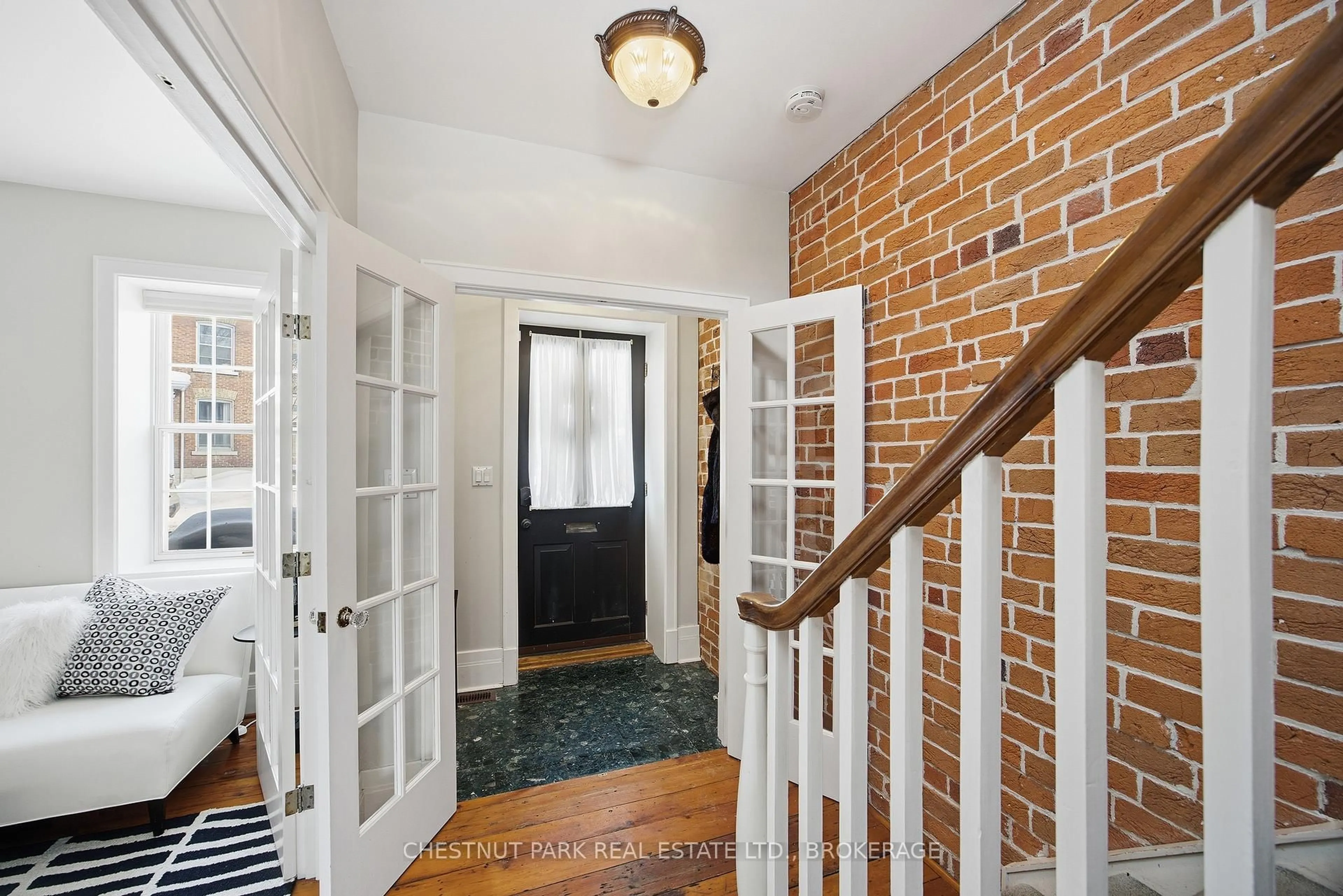 Indoor entryway for 116 William St, Kingston Ontario K7L 2C8
