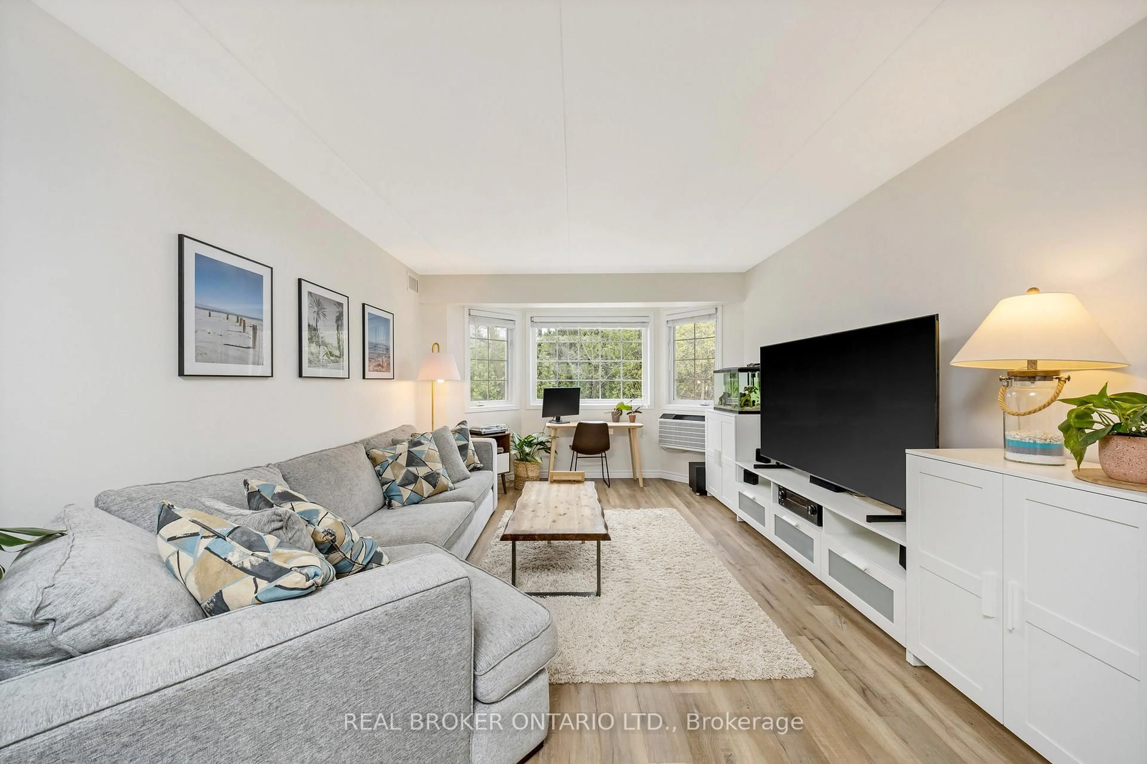 Living room with furniture, unknown for 264 Alma St #203, Guelph/Eramosa Ontario N0B 2K0