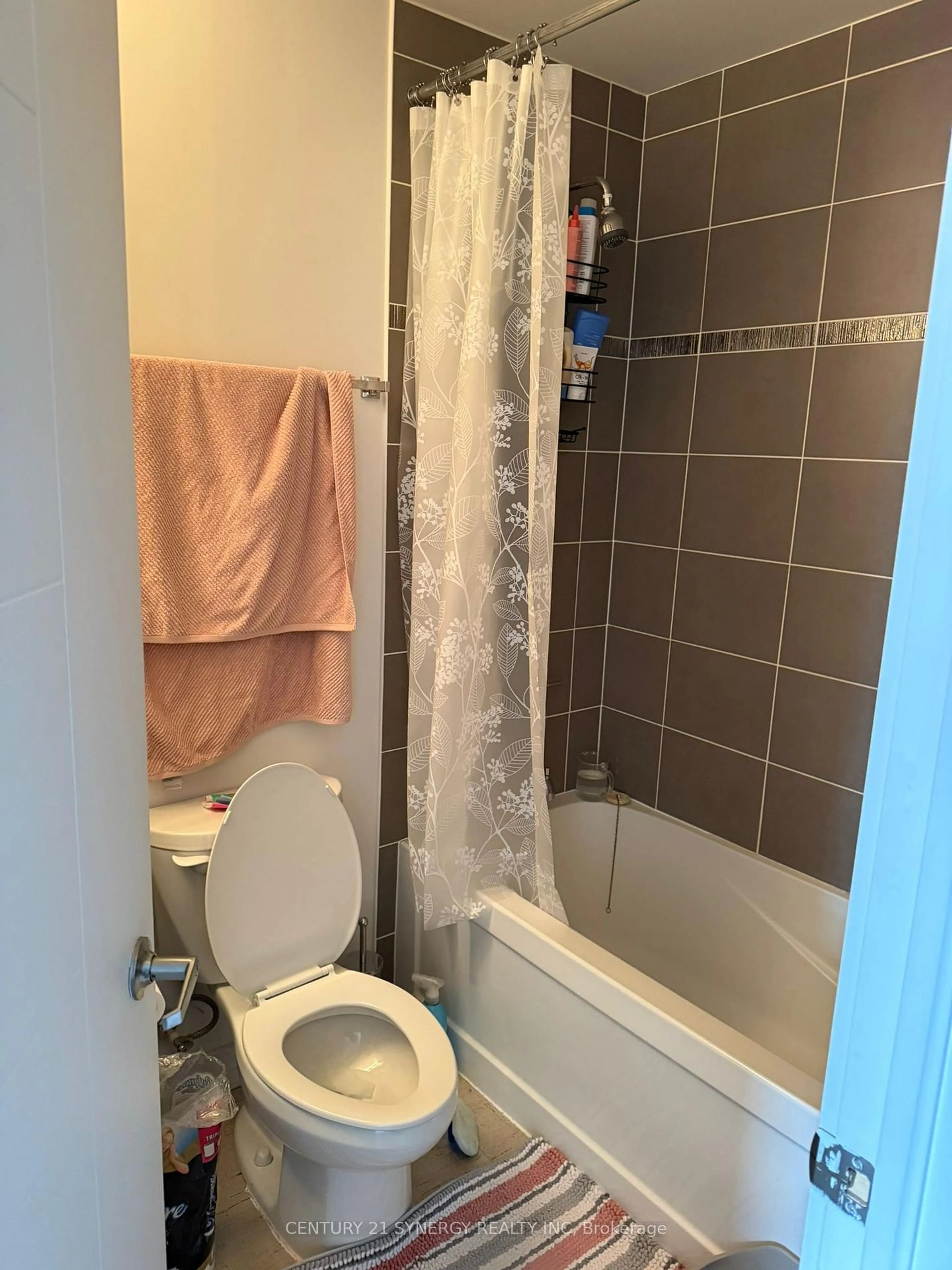 Standard bathroom, floor is not visible for 179 Metcalfe St #2010, Ottawa Ontario K2P 1P7