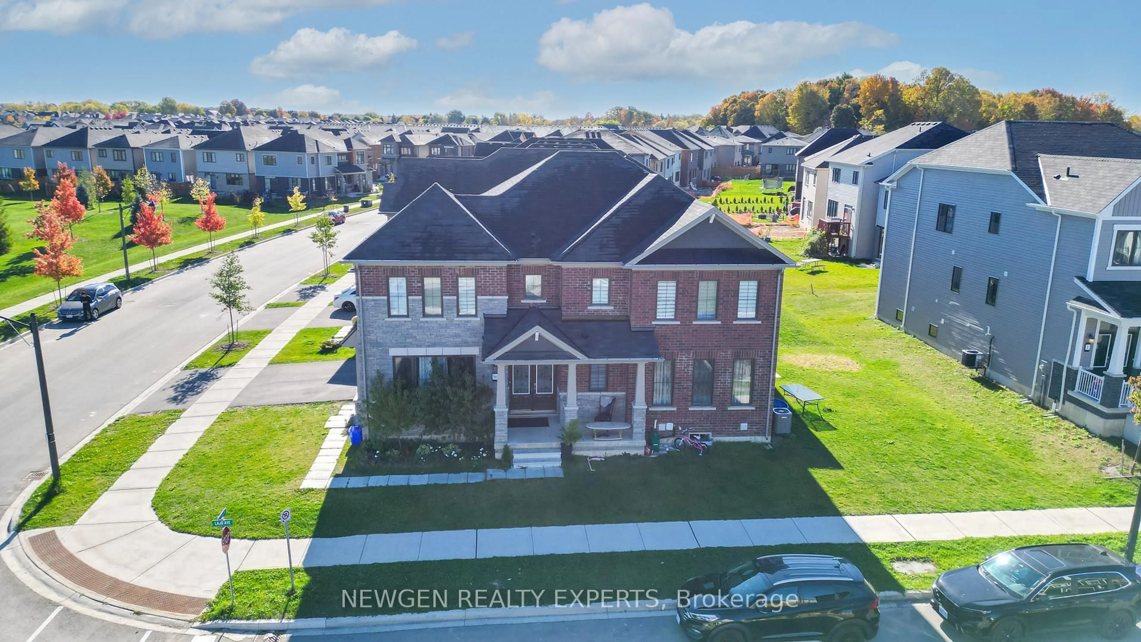 A pic from outside/outdoor area/front of a property/back of a property/a pic from drone, street for 56 Witteveen Dr, Brantford Ontario N3T 0S3