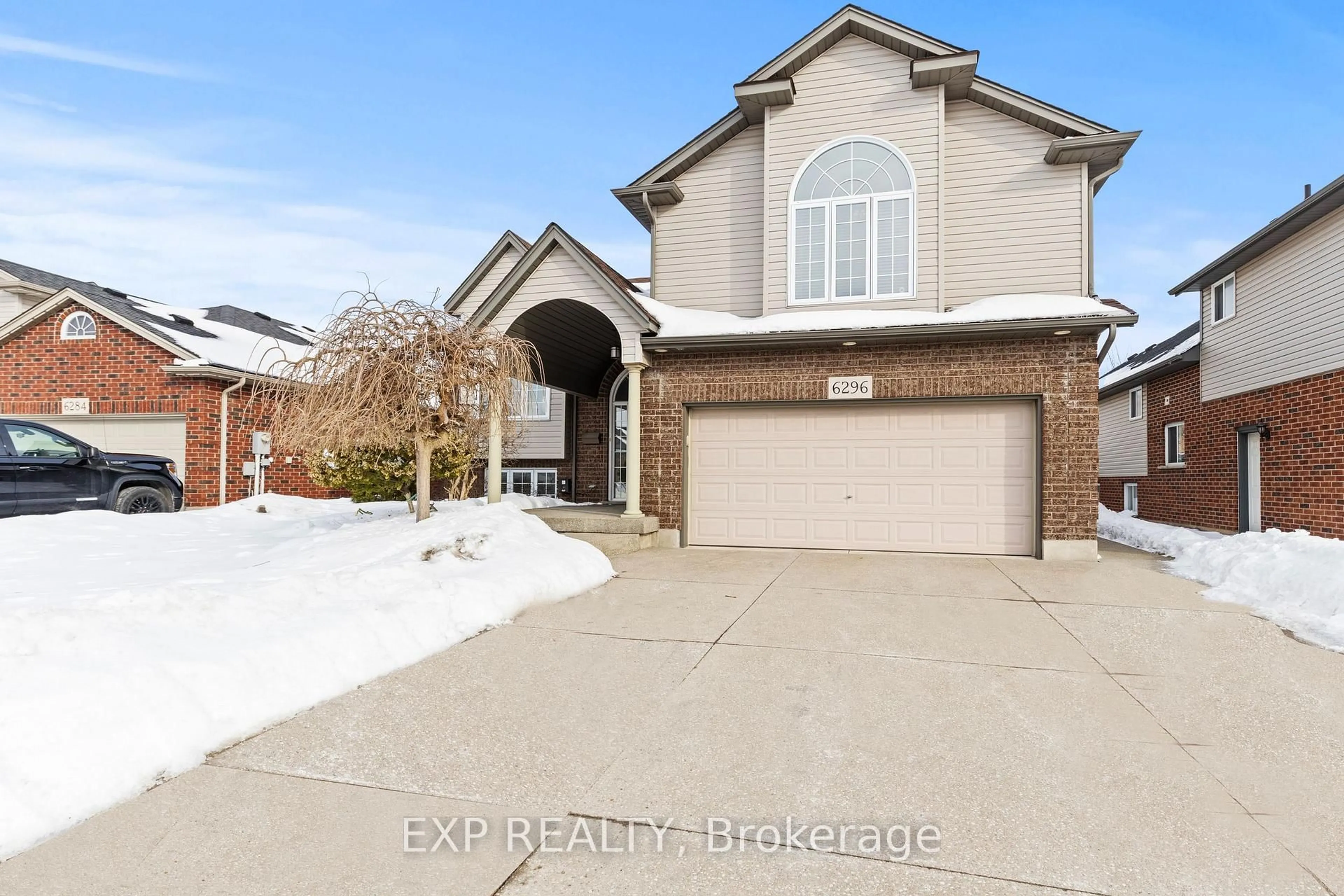 Home with brick exterior material, street for 6296 Parkside Rd, Niagara Falls Ontario L2H 0B2