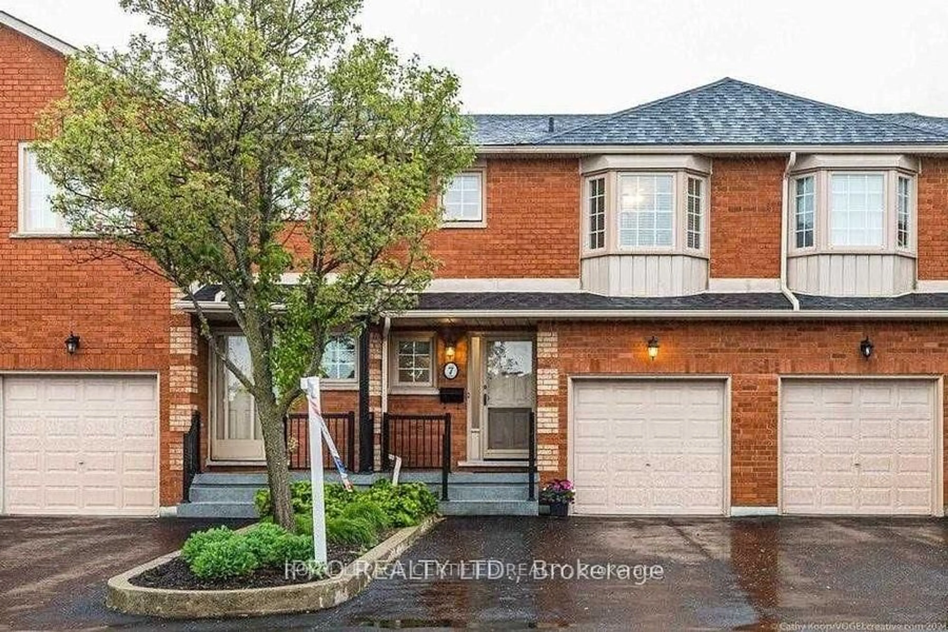 Home with brick exterior material, street for 255 Mount Albion Rd #7, Hamilton Ontario L8K 6P7