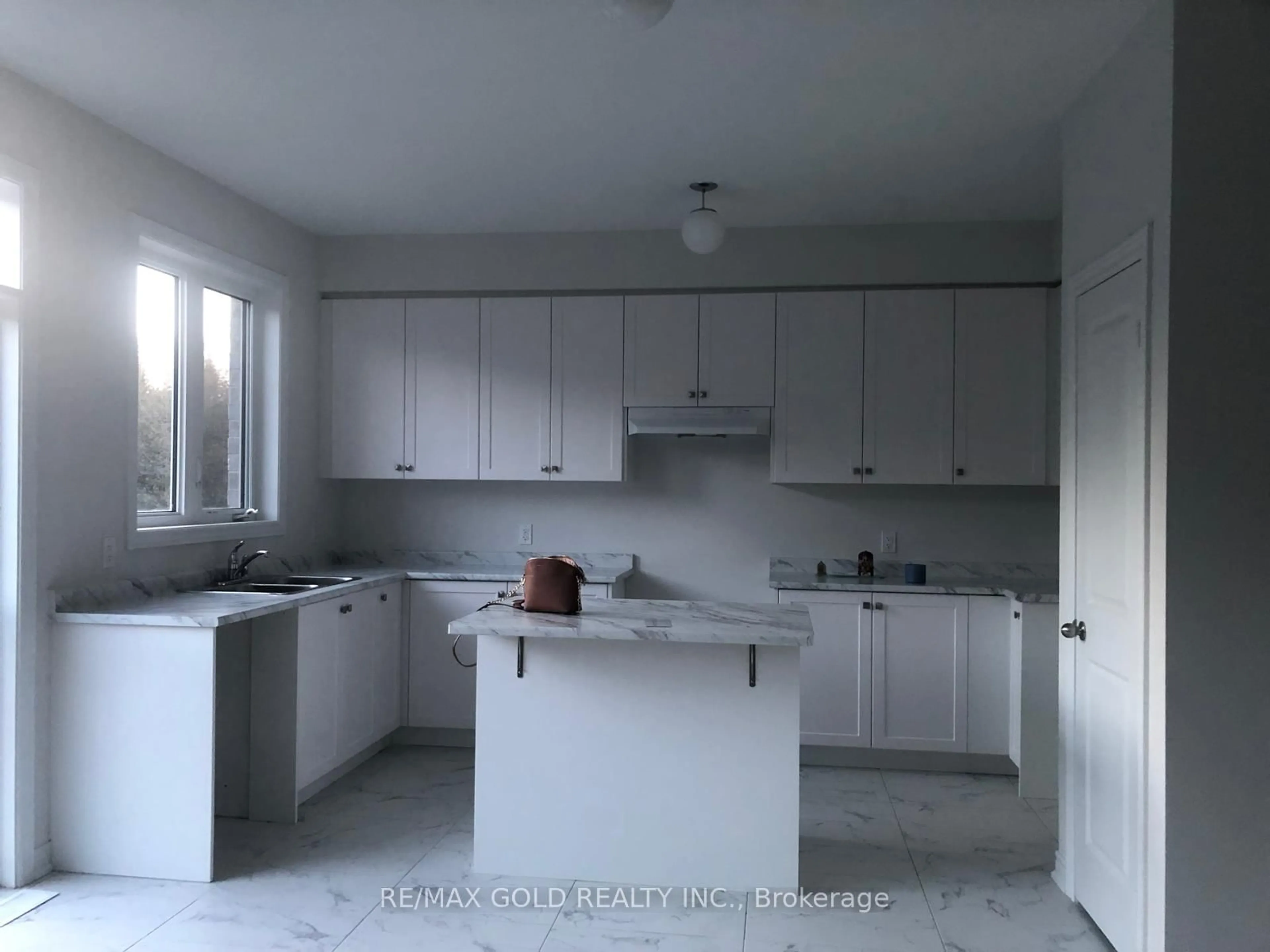 Standard kitchen, unknown for 124 LIMESTONE Lane, Shelburne Ontario L9V 3Y4