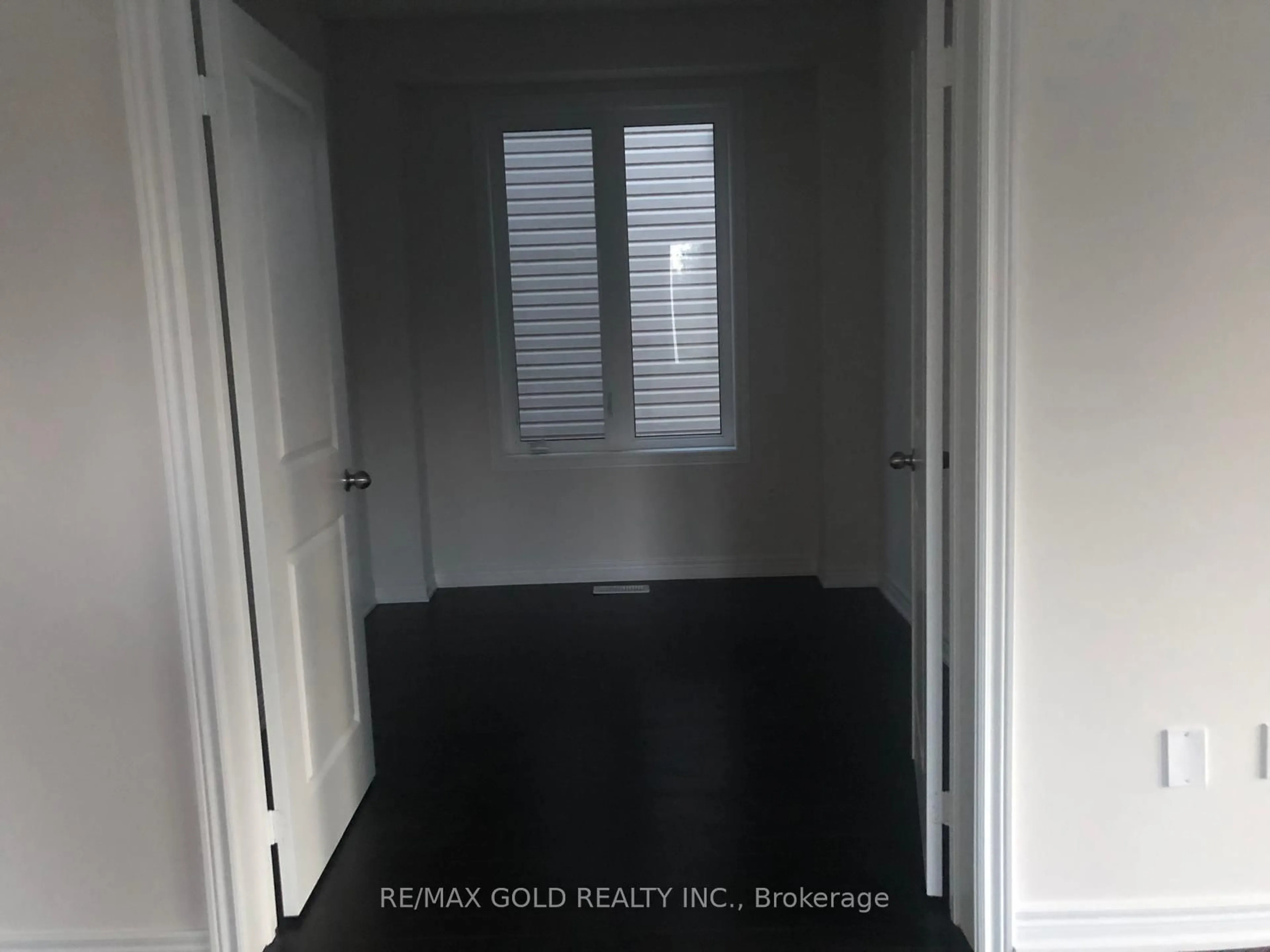 Indoor entryway for 124 LIMESTONE Lane, Shelburne Ontario L9V 3Y4