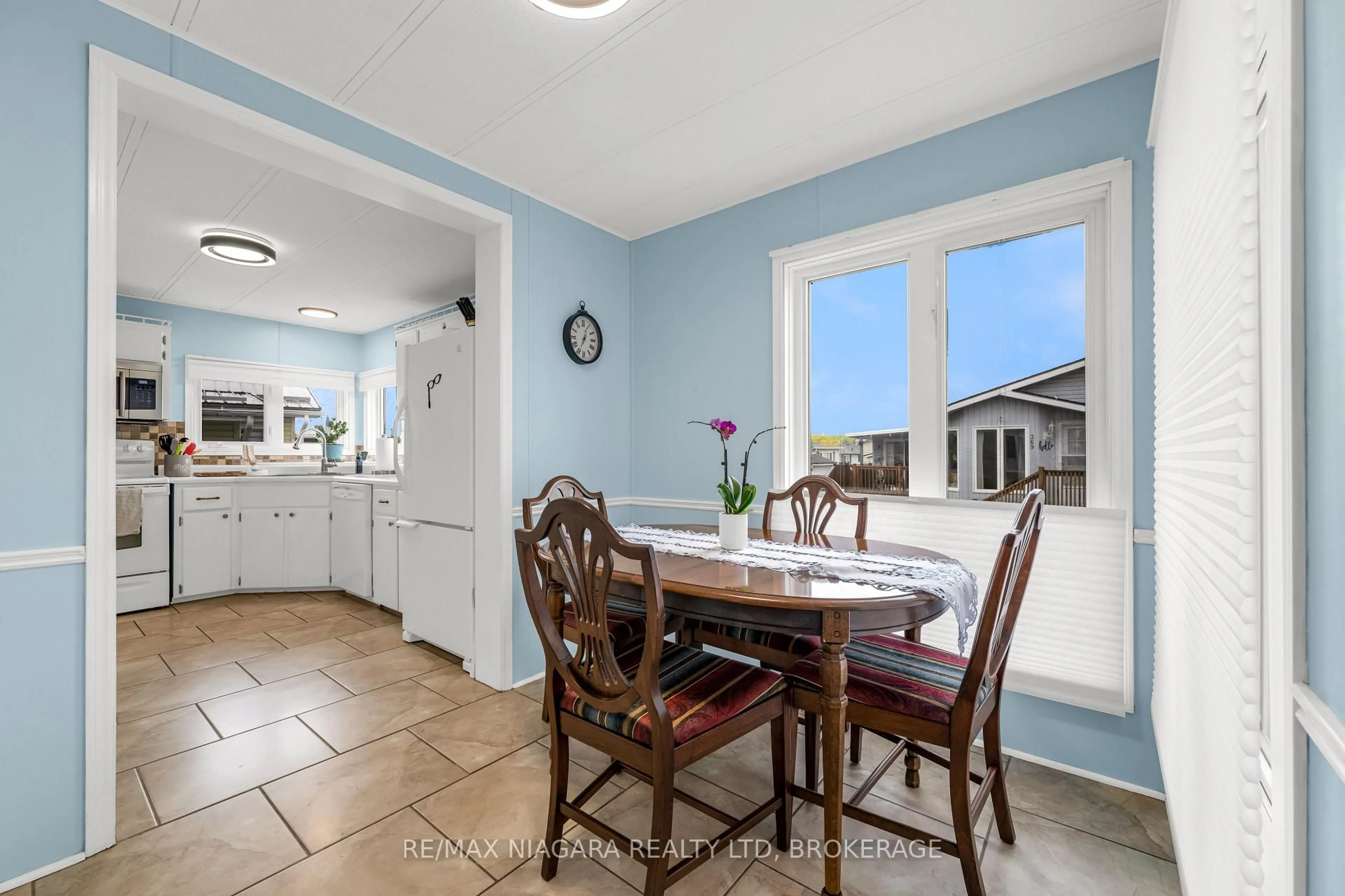 Dining room, ceramic/tile floor for 3033 Townline Rd #356, Fort Erie Ontario L0S 1S1