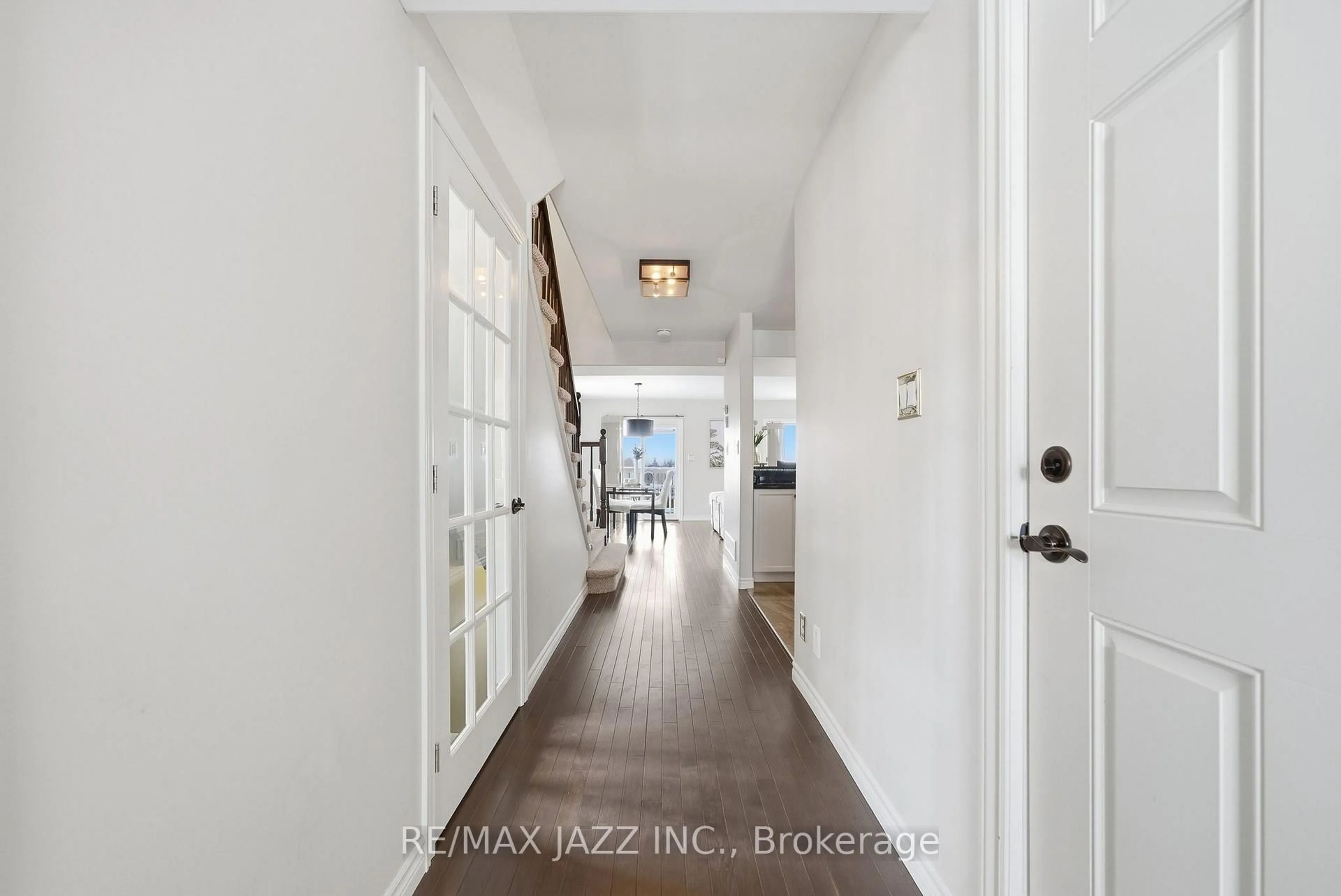 Indoor entryway for 43 Mountain Ash Dr, Belleville Ontario K8N 4Z5