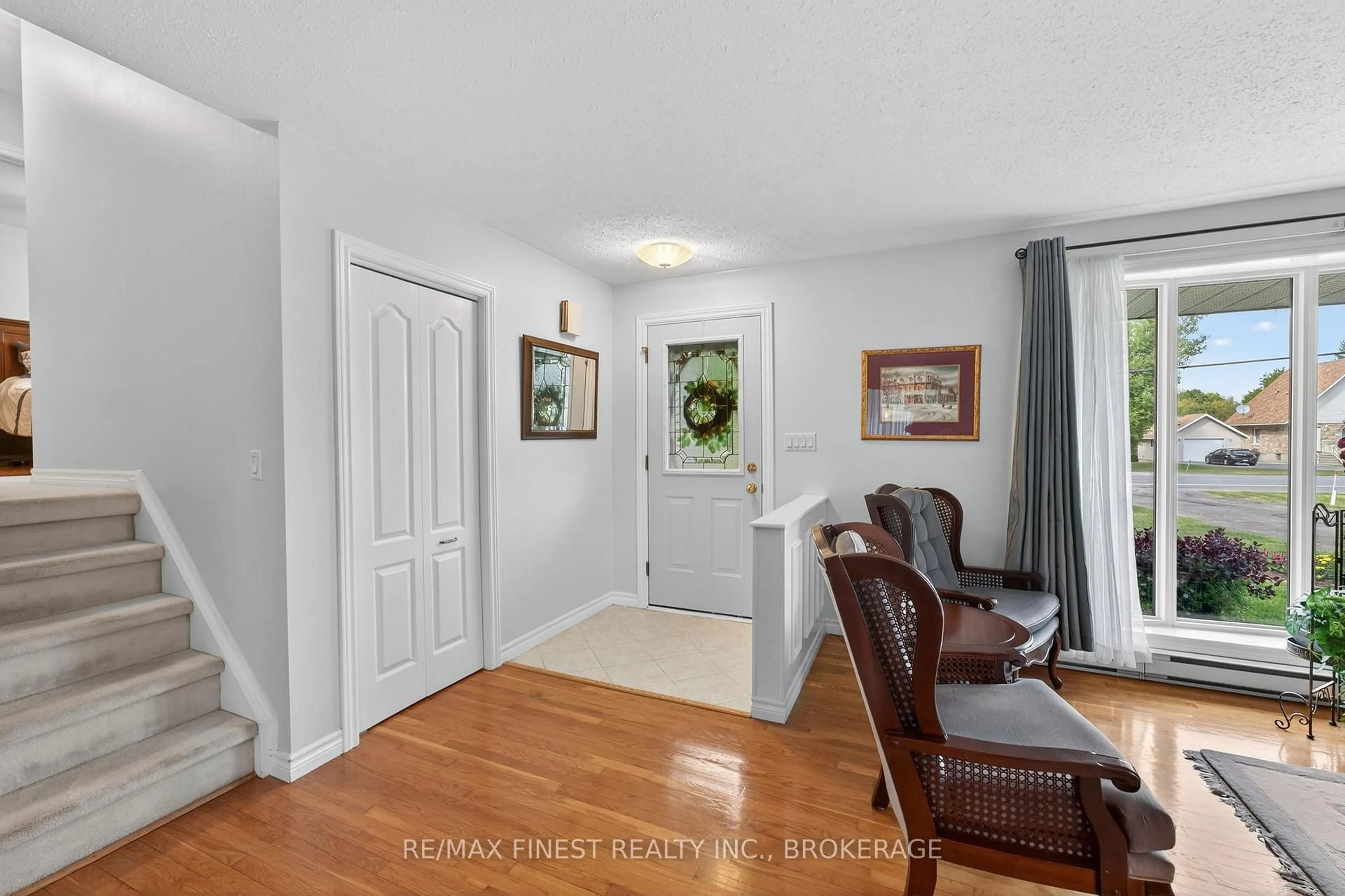 Indoor entryway for 7350 County Road 2, Napanee Ontario K7R 3K6