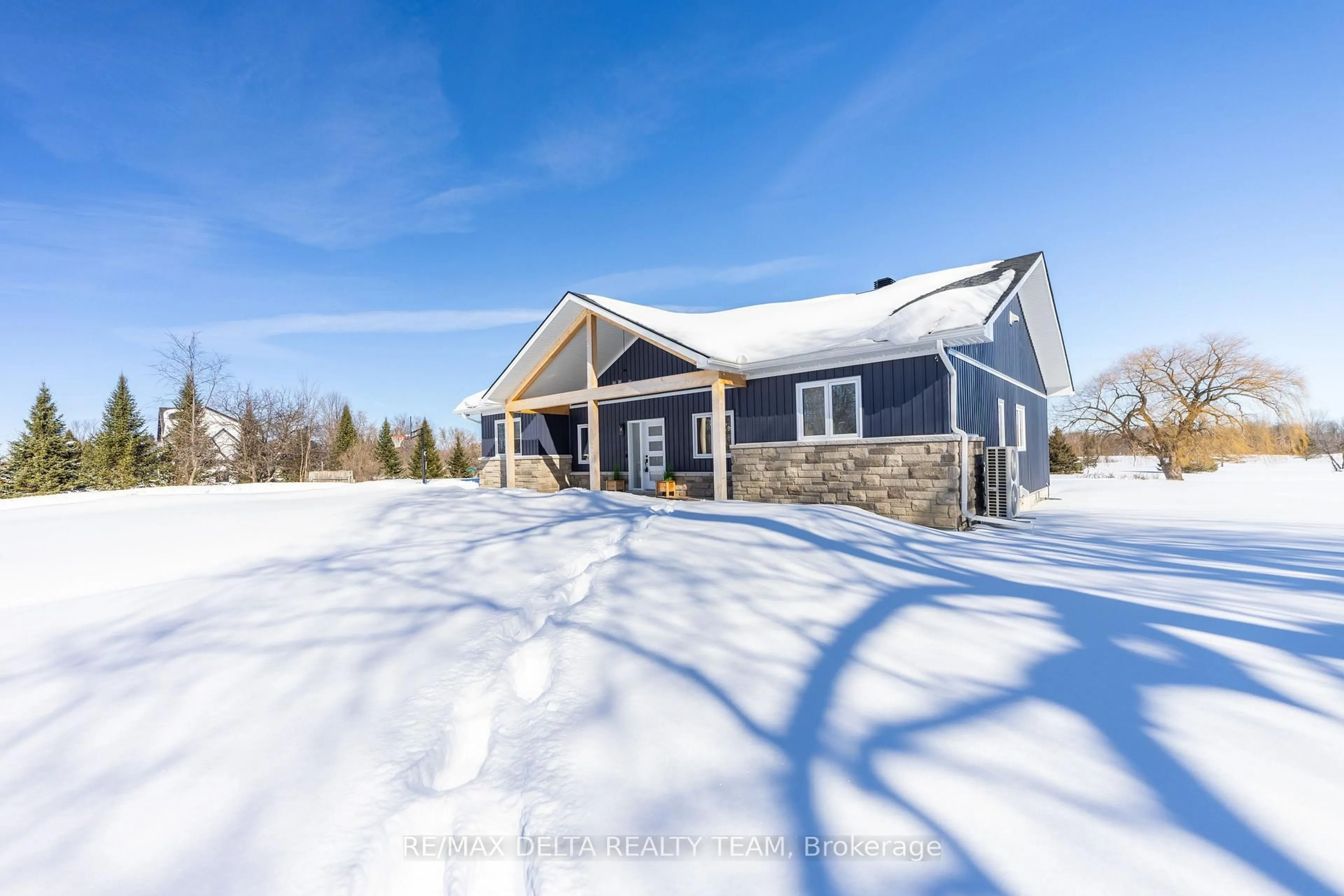 A pic from outside/outdoor area/front of a property/back of a property/a pic from drone, unknown for 4645 Mcneely Rd Rd, Navan Ontario K4B 1J1