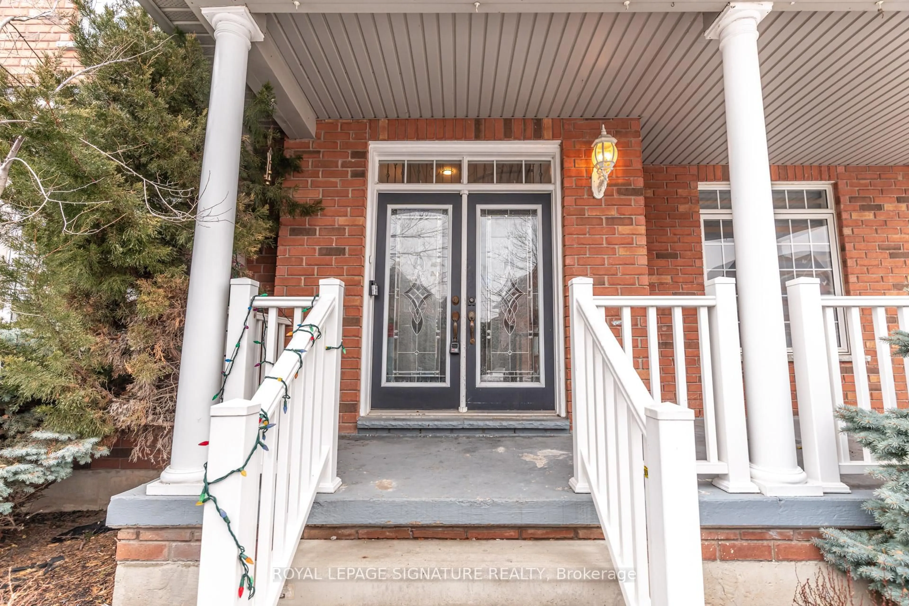 Indoor entryway for 20 Watercliff Pl, Hamilton Ontario L8E 6E5