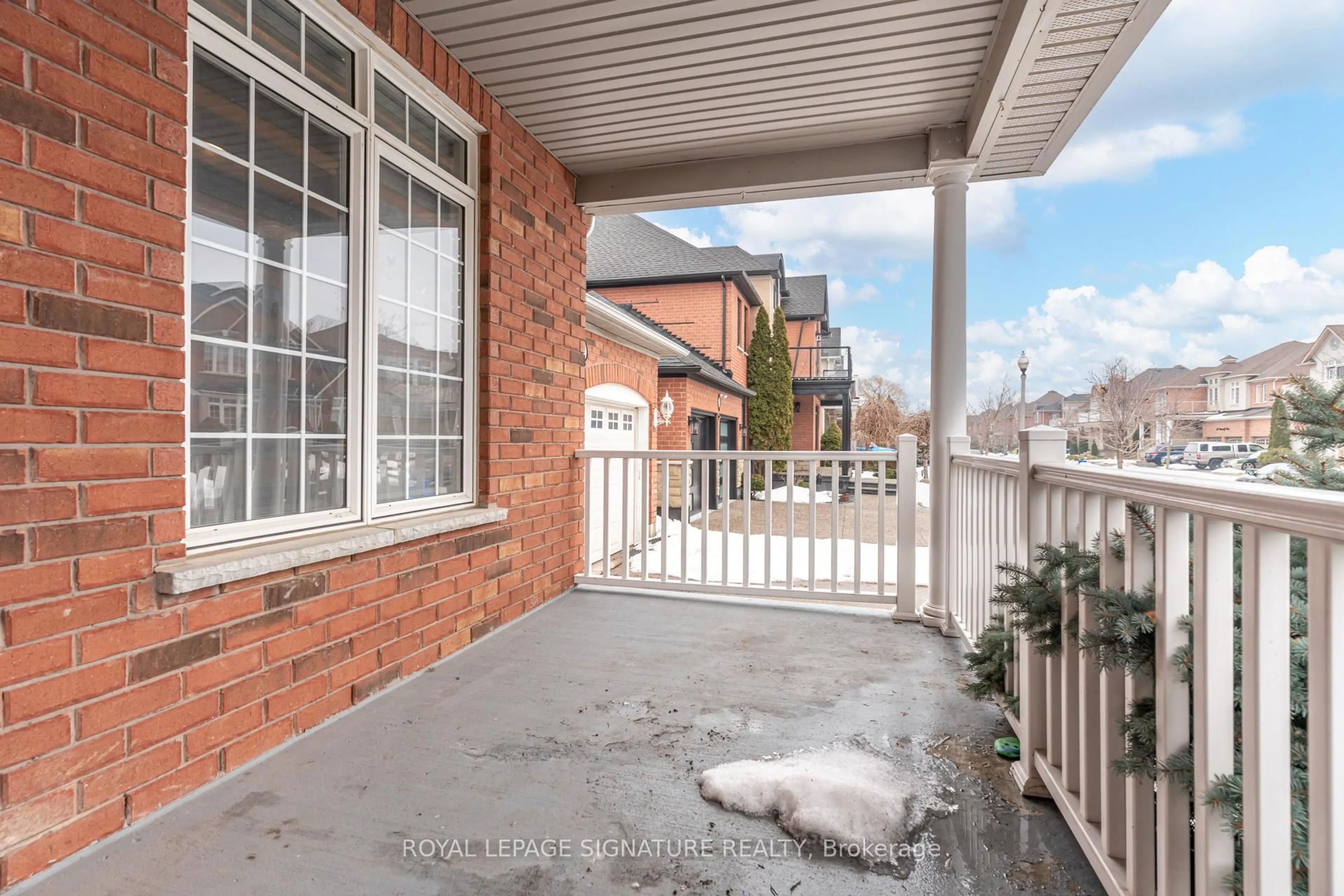 Patio, street for 20 Watercliff Pl, Hamilton Ontario L8E 6E5