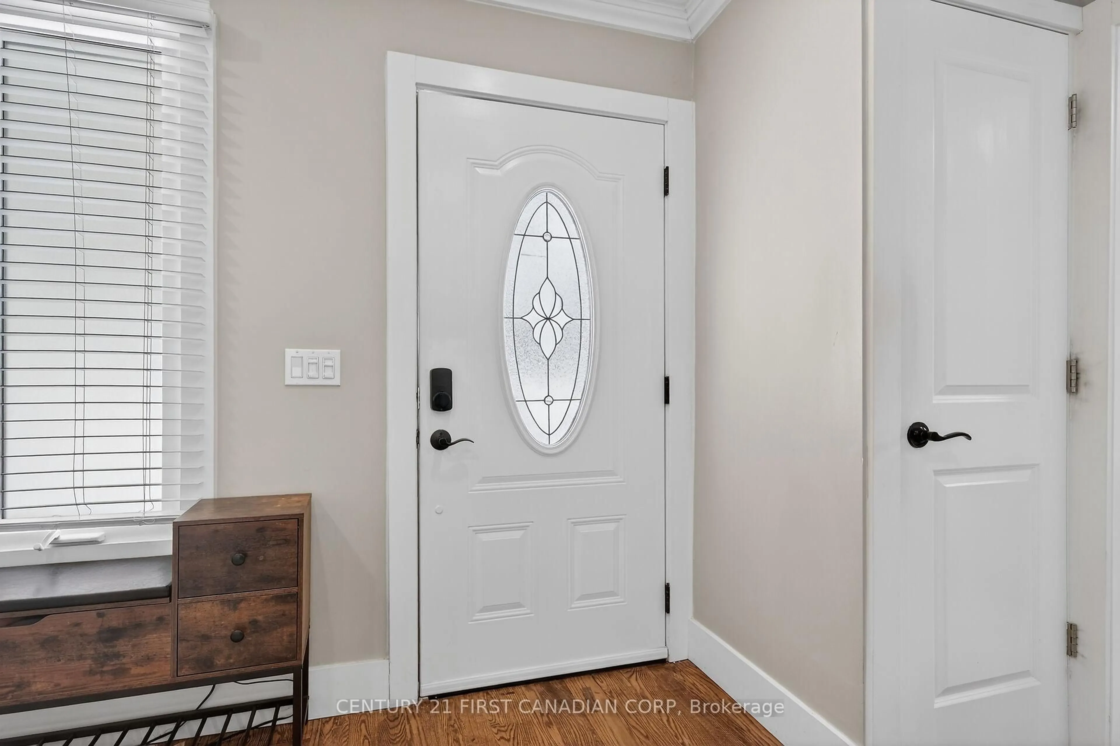 Indoor entryway for 557 Boler Rd, London South Ontario N6K 3R8