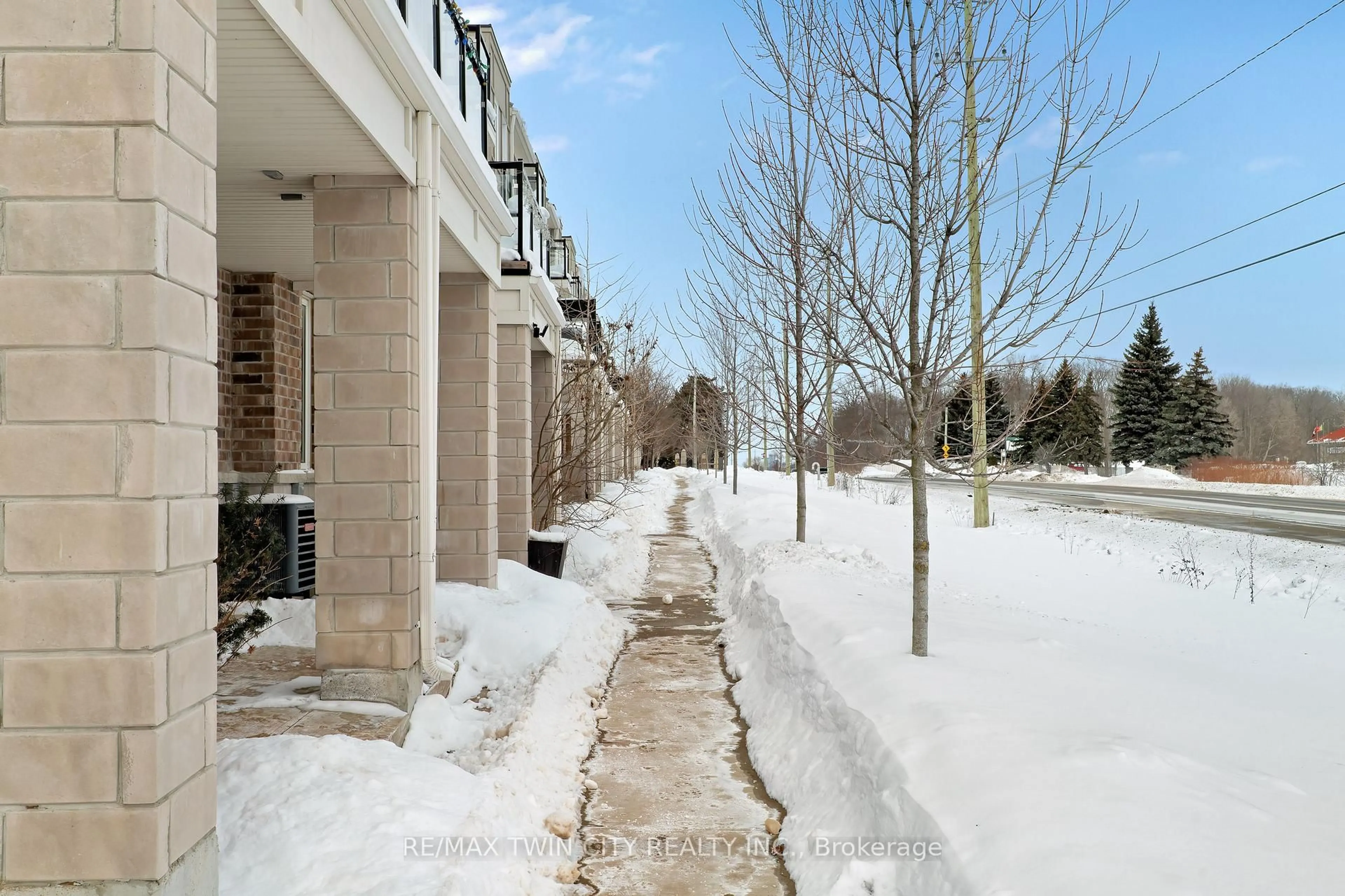 Patio, street for 593 Goldenrod Lane, Kitchener Ontario N2R 0L7