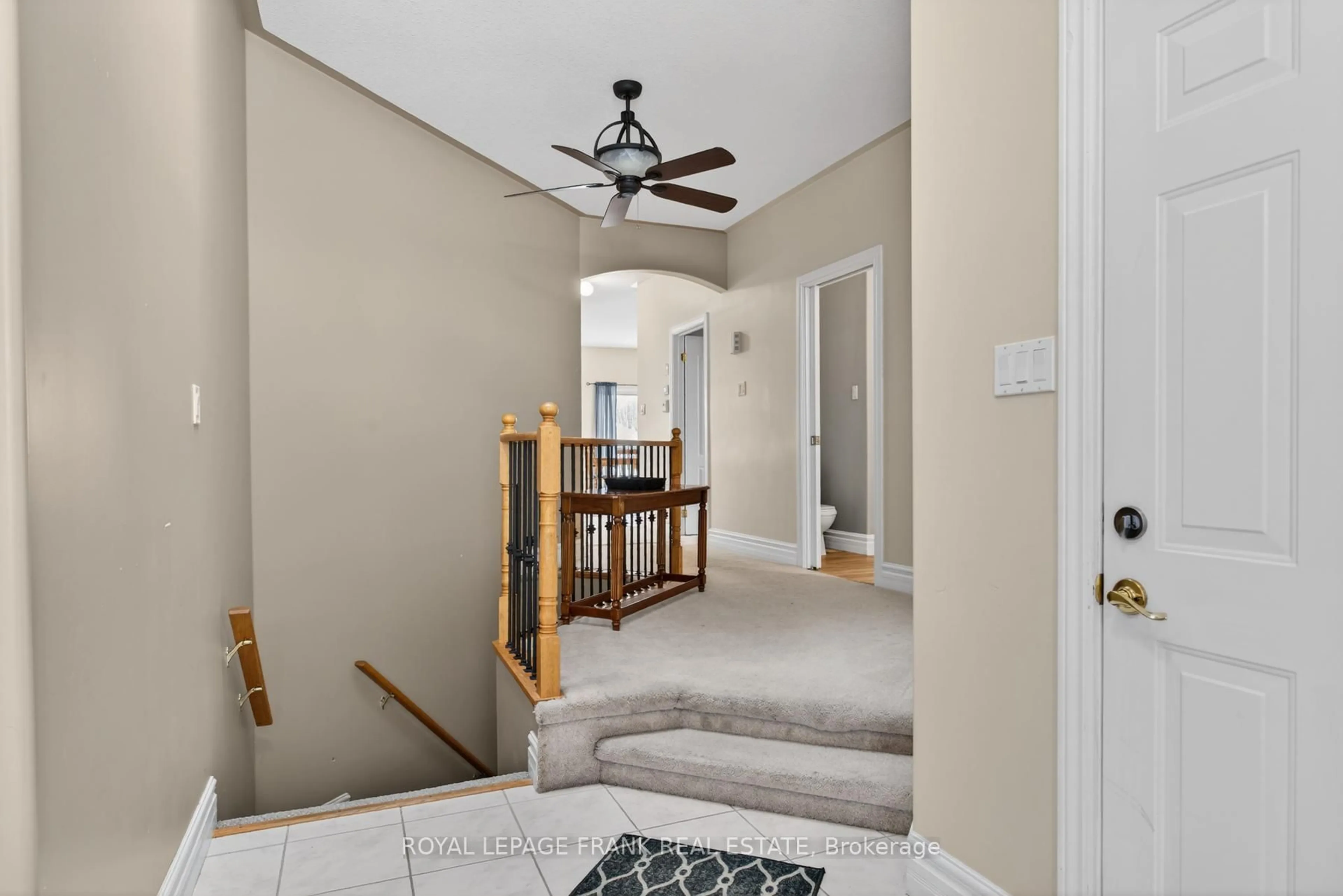 Indoor entryway for 456 Settlers Rdge, Peterborough Ontario K9L 2A4