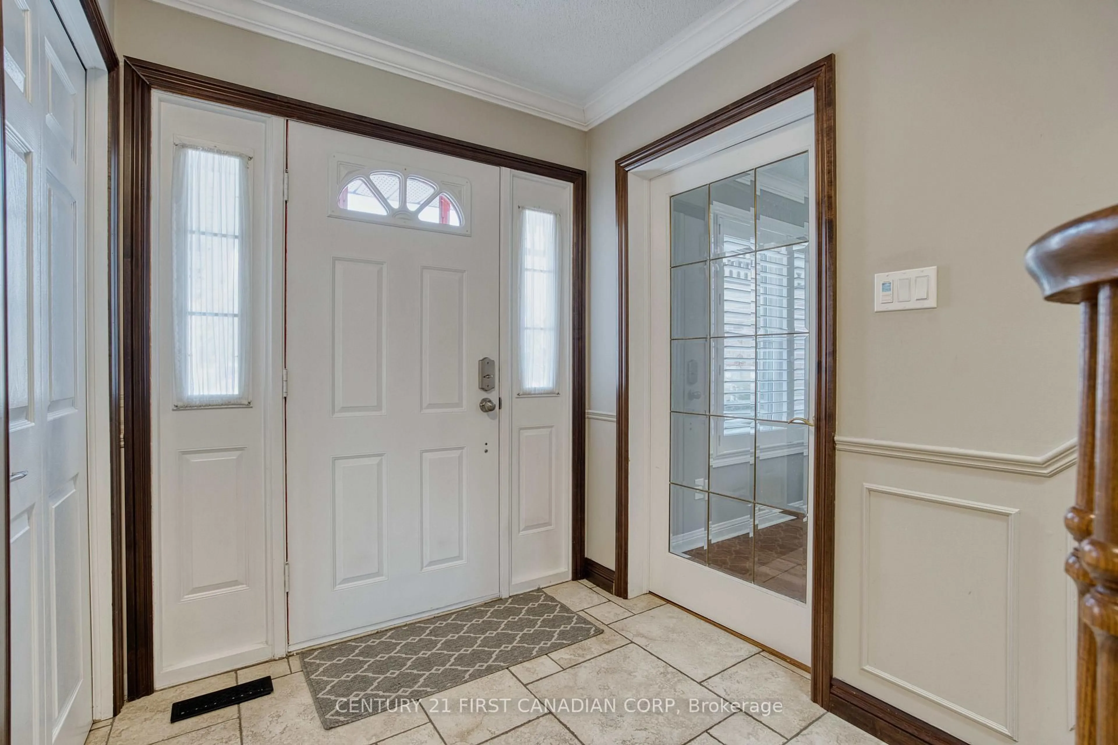 Indoor entryway for 63 Chalfont Rd, London North Ontario N6H 4Y5