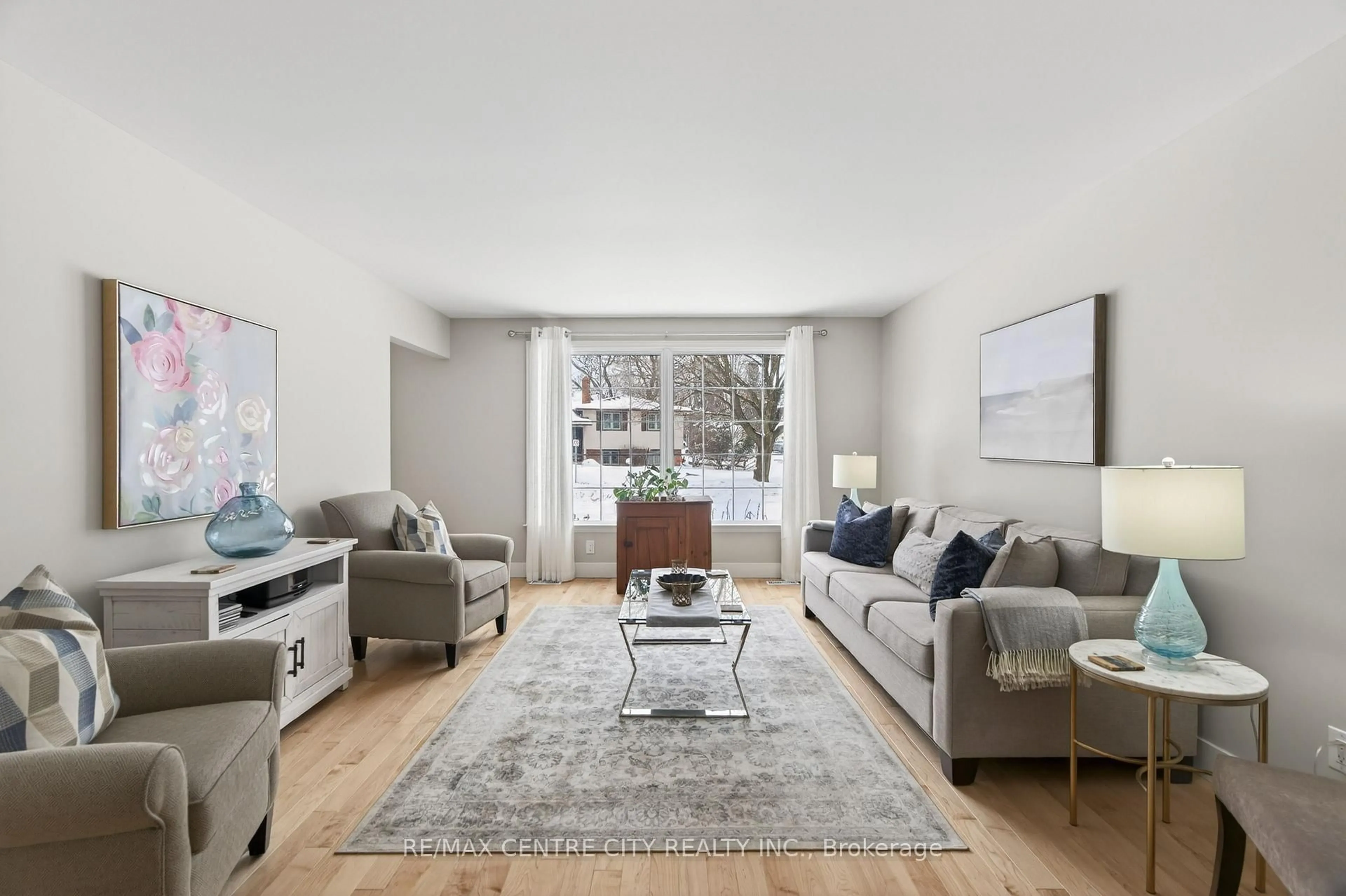 Living room with furniture, unknown for 1102 Prince Philip Dr, London North Ontario N6H 4E5