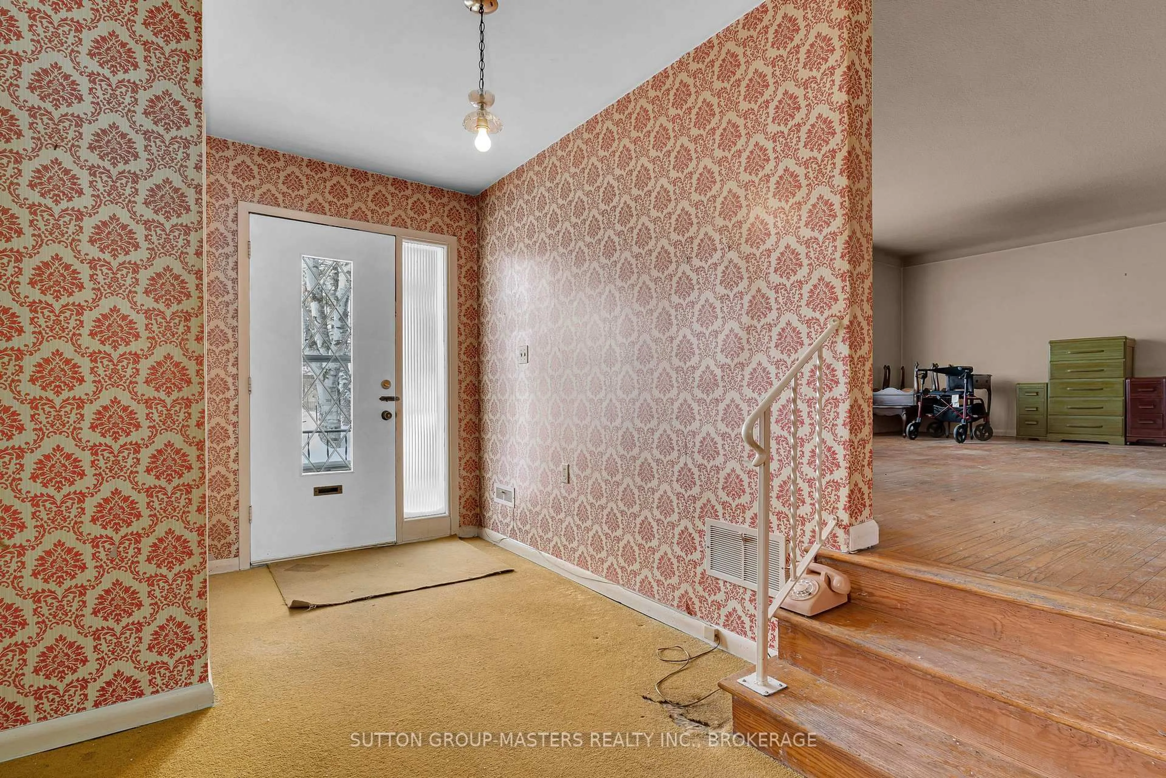 Indoor foyer for 278 Van Order Dr, Kingston Ontario K7M 1C3