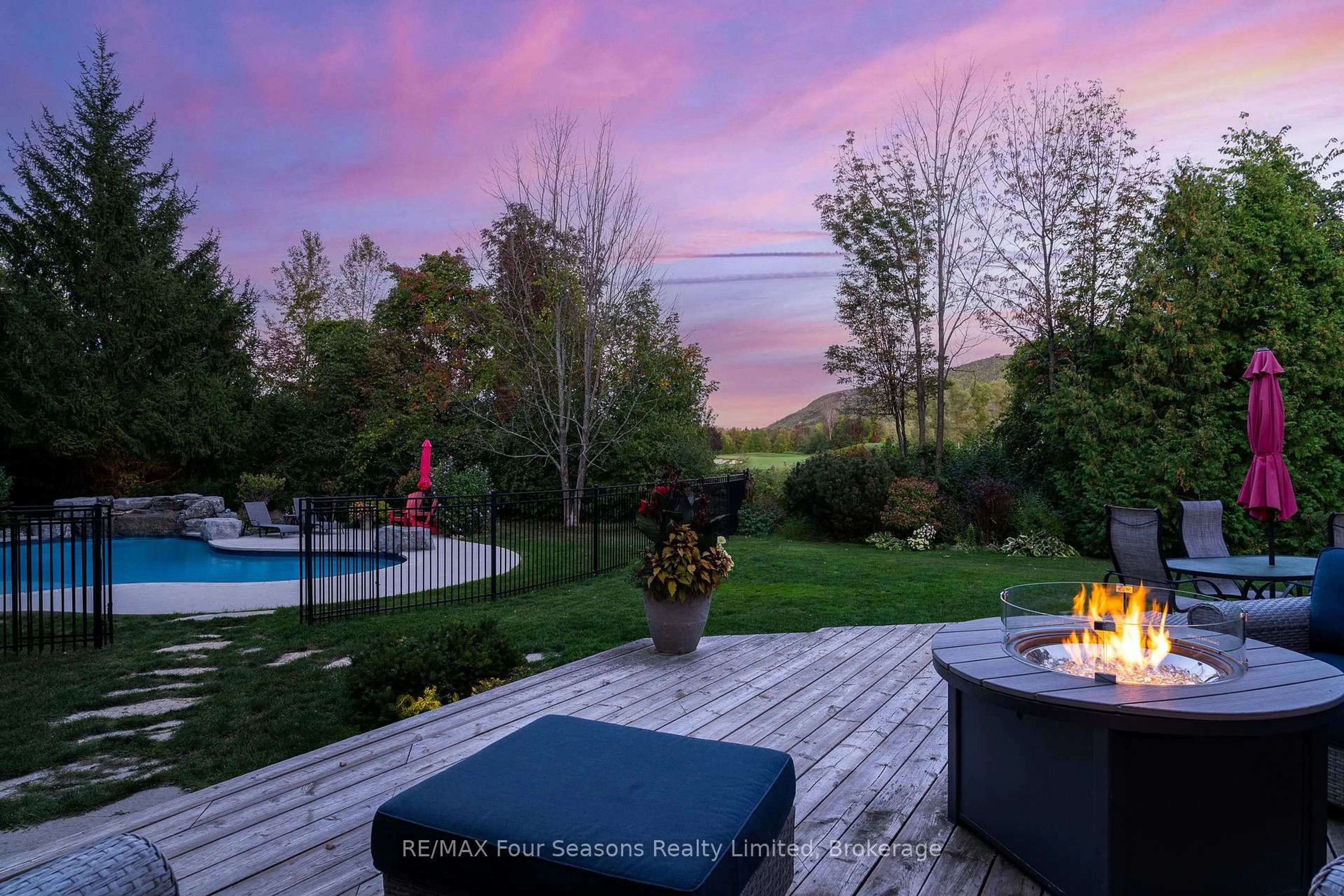 Patio, water/lake/river/ocean view for 159 Indian Circ, Blue Mountains Ontario N0H 1J0