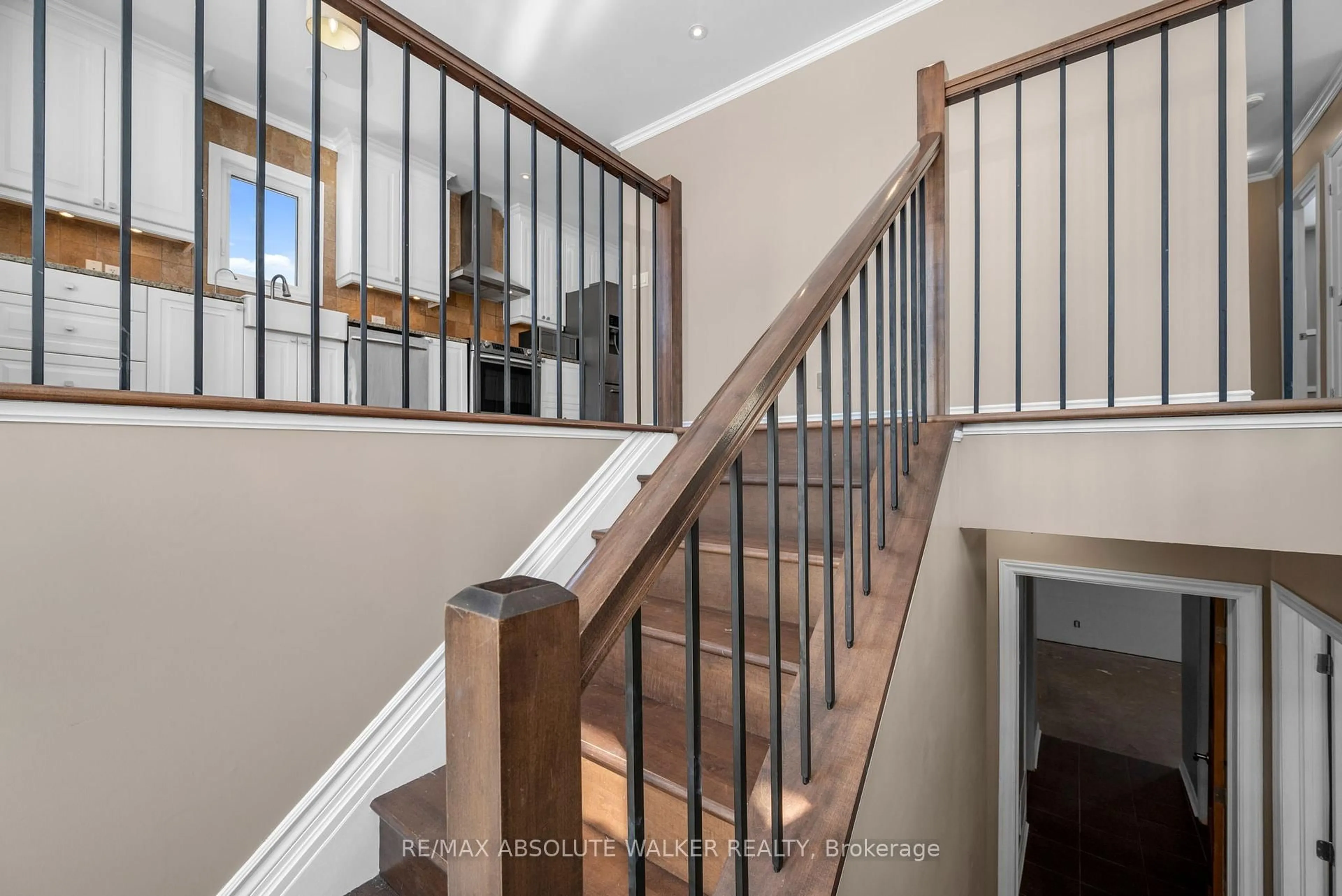 Stairs for 1095 Morin Rd, Ottawa Ontario K4C 1A5