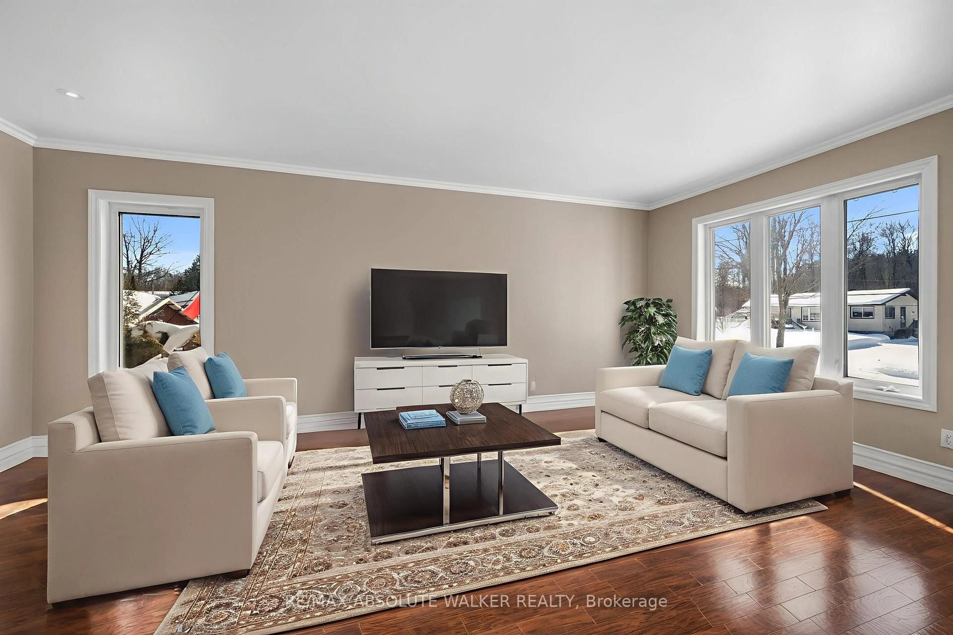 Living room with furniture, unknown for 1095 Morin Rd, Ottawa Ontario K4C 1A5