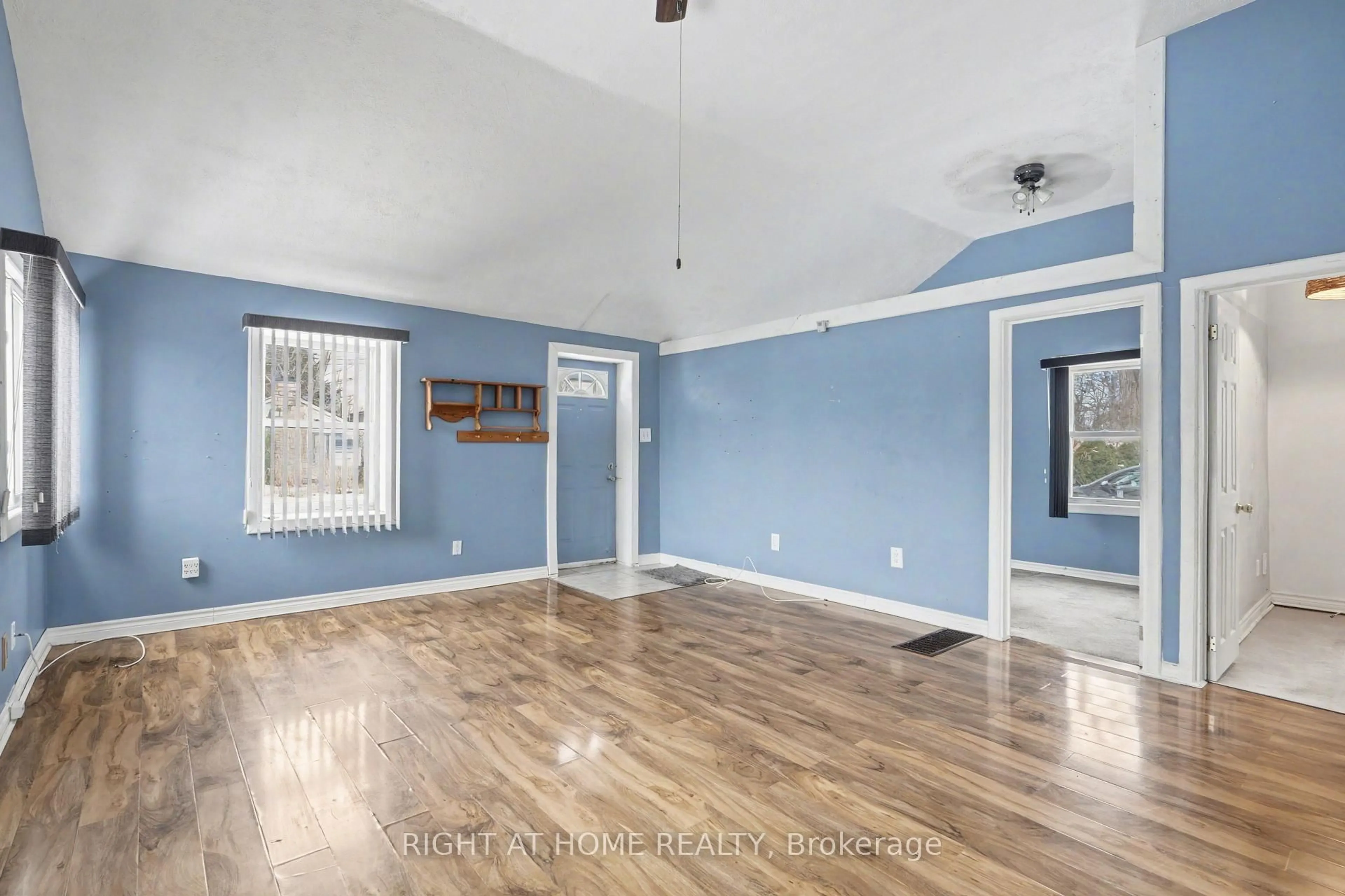 A pic of a room for 3852 Brunswick Ave, Fort Erie Ontario L0S 1B0