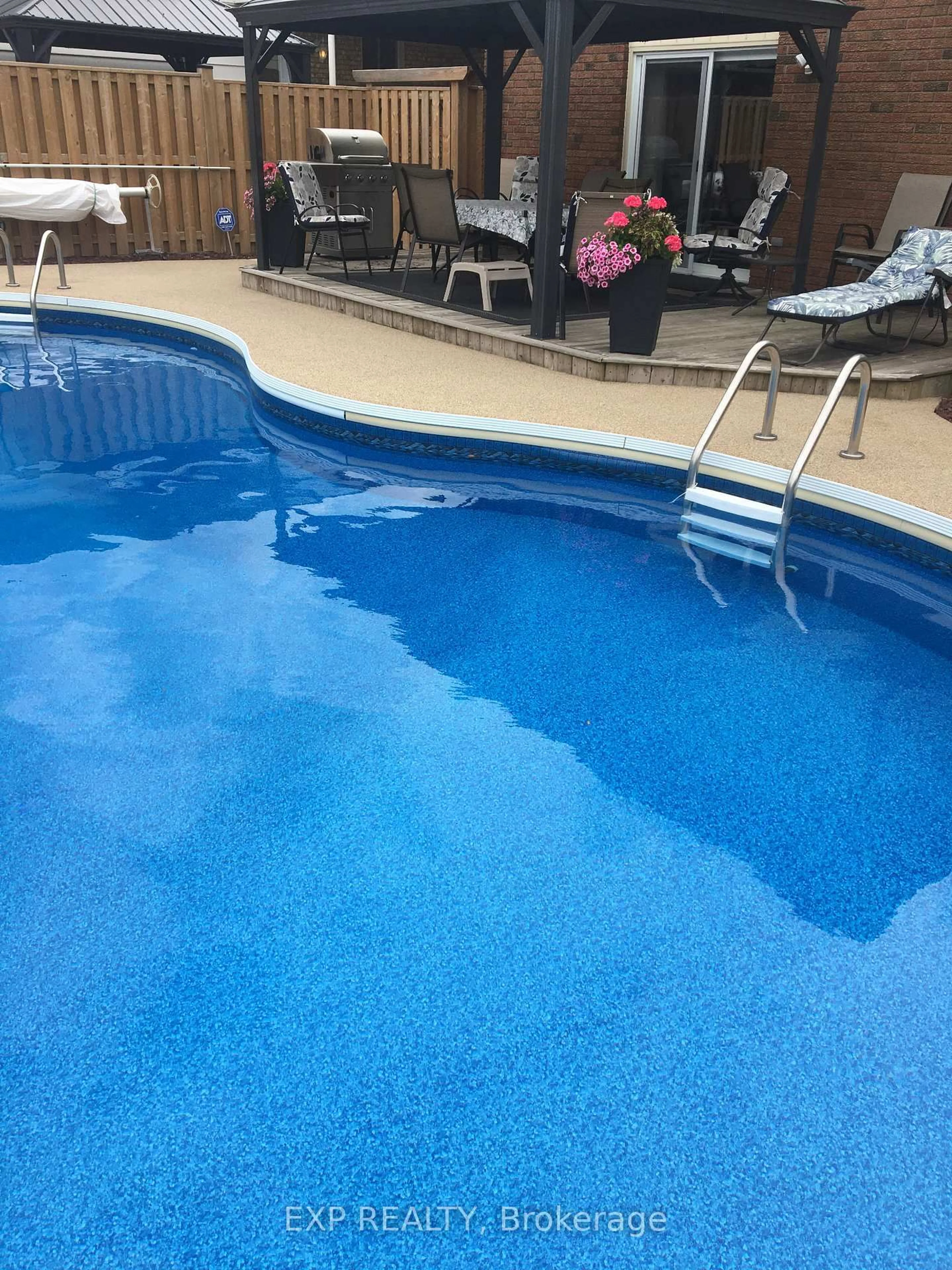 Pool for 111 Roundhill Crt, London South Ontario N5Z 4N3