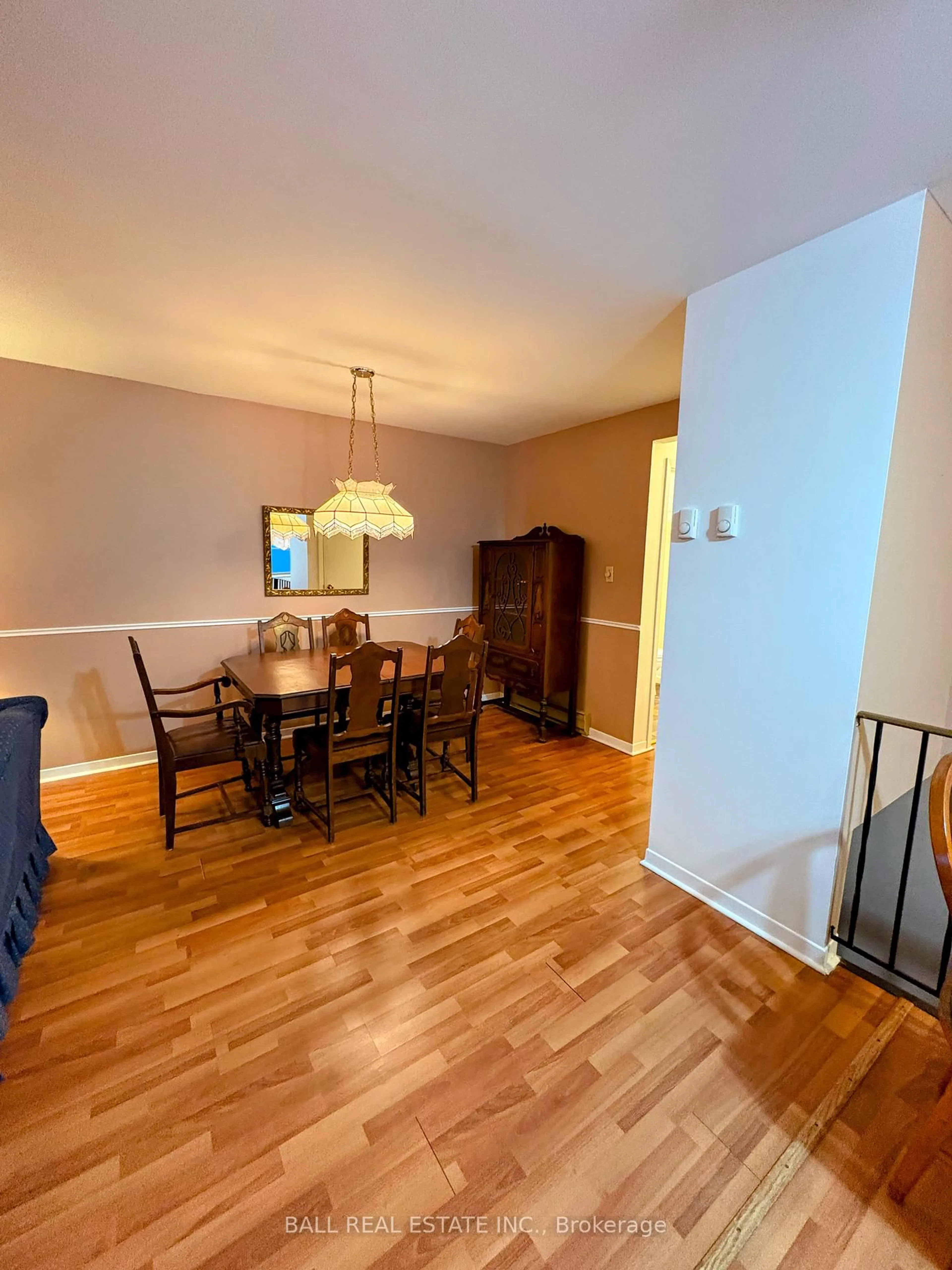 Dining room, wood/laminate floor for 807 Laflin Ave, Cornwall Ontario K6J 3M6
