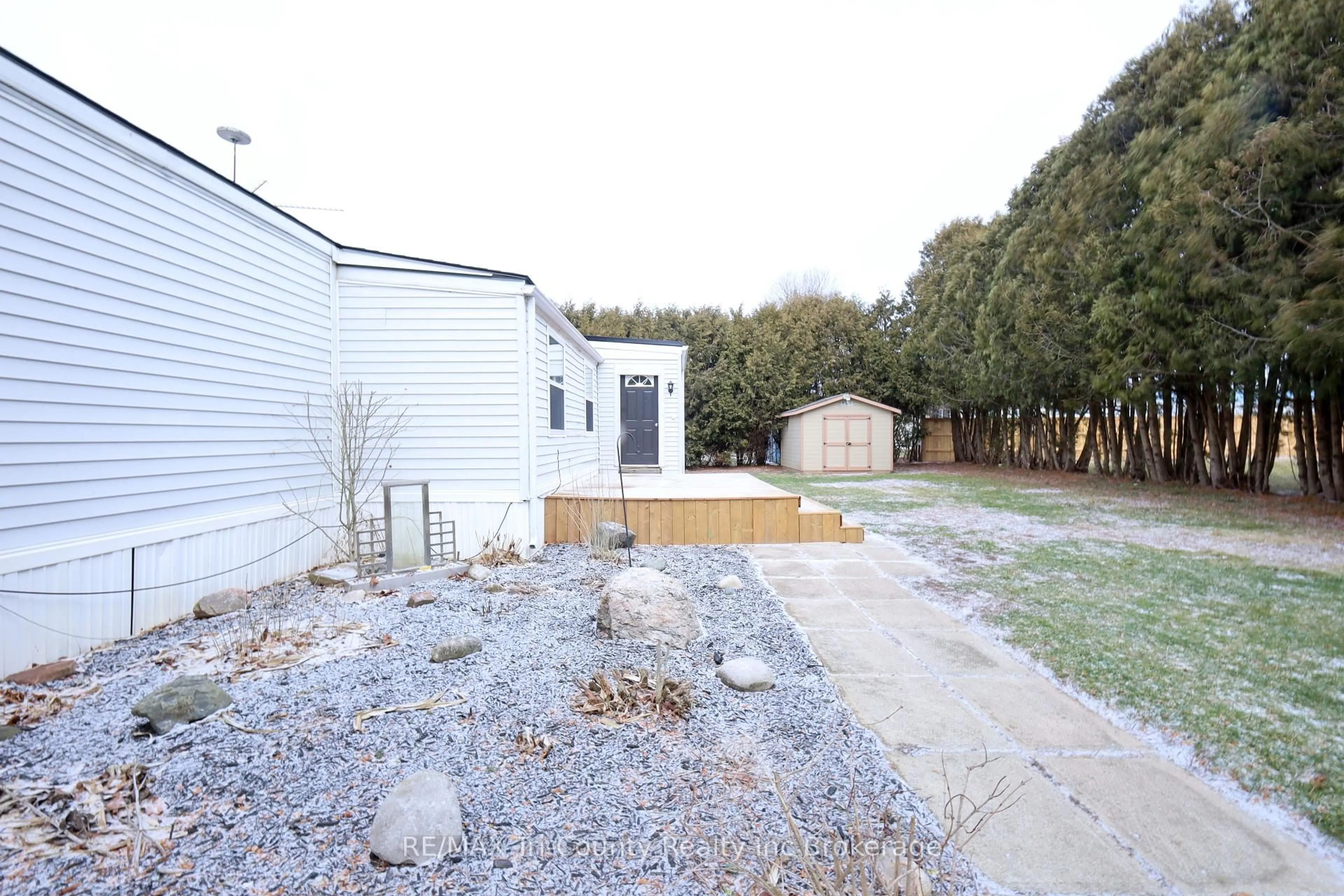 A pic from outside/outdoor area/front of a property/back of a property/a pic from drone, street for 11981 Plank Rd (Tillsonburg) Rd #Unit #57, Bayham Ontario N4G 4G9