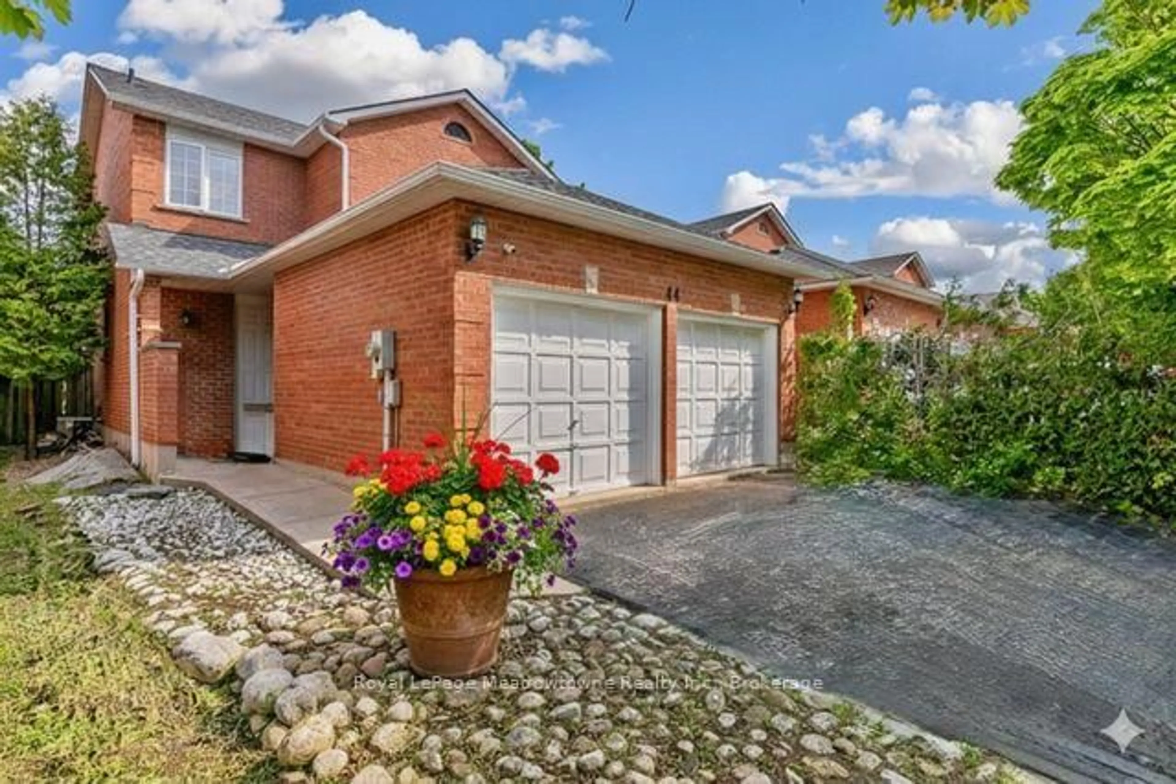 Home with brick exterior material, street for 44 Corbett St, Cambridge Ontario N1T 1V5