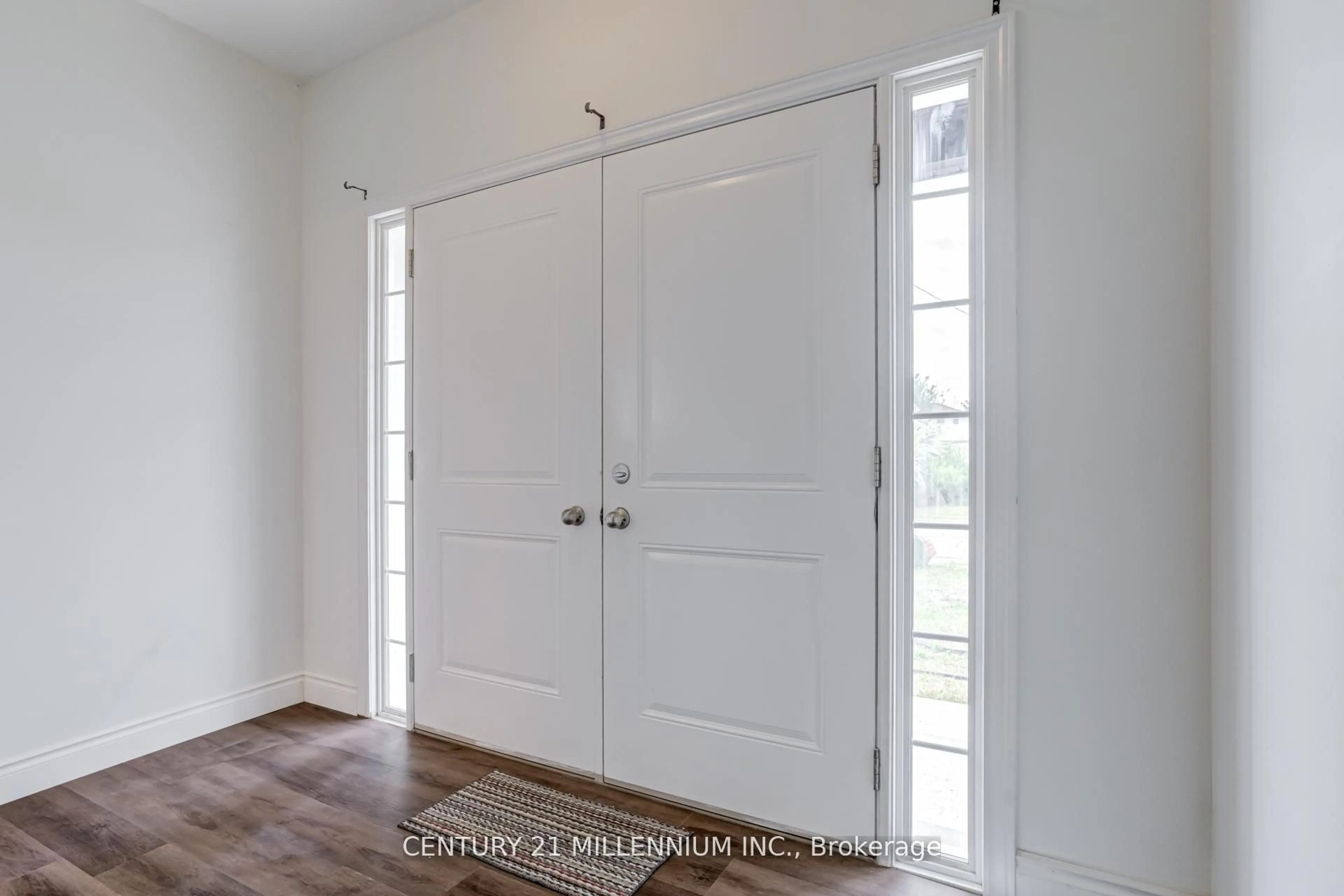 Indoor entryway for 38 Kent St, St. Catharines Ontario L2S 1H2