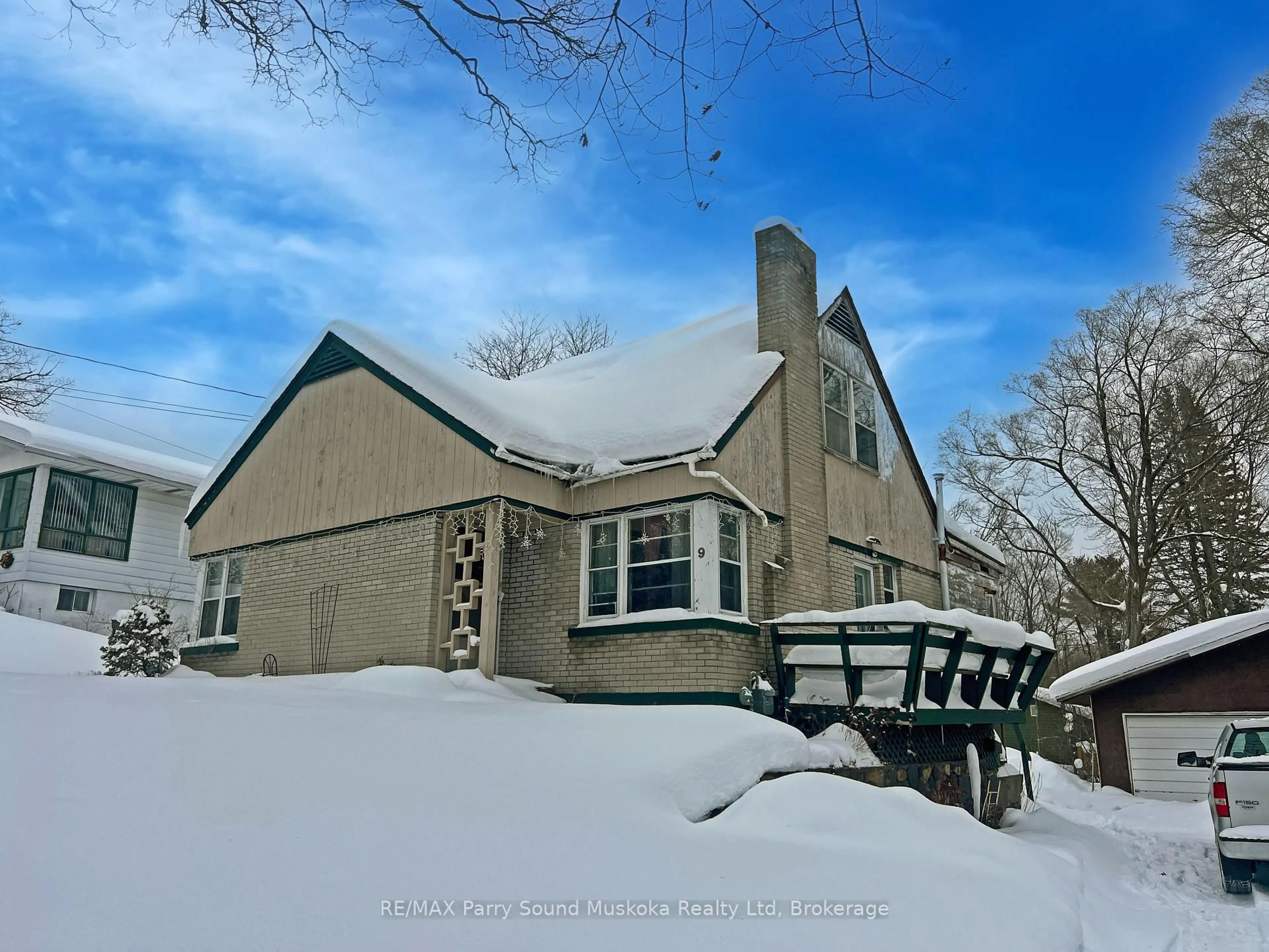 Unknown for 9 Wood St, Parry Sound Ontario P2A 2C5