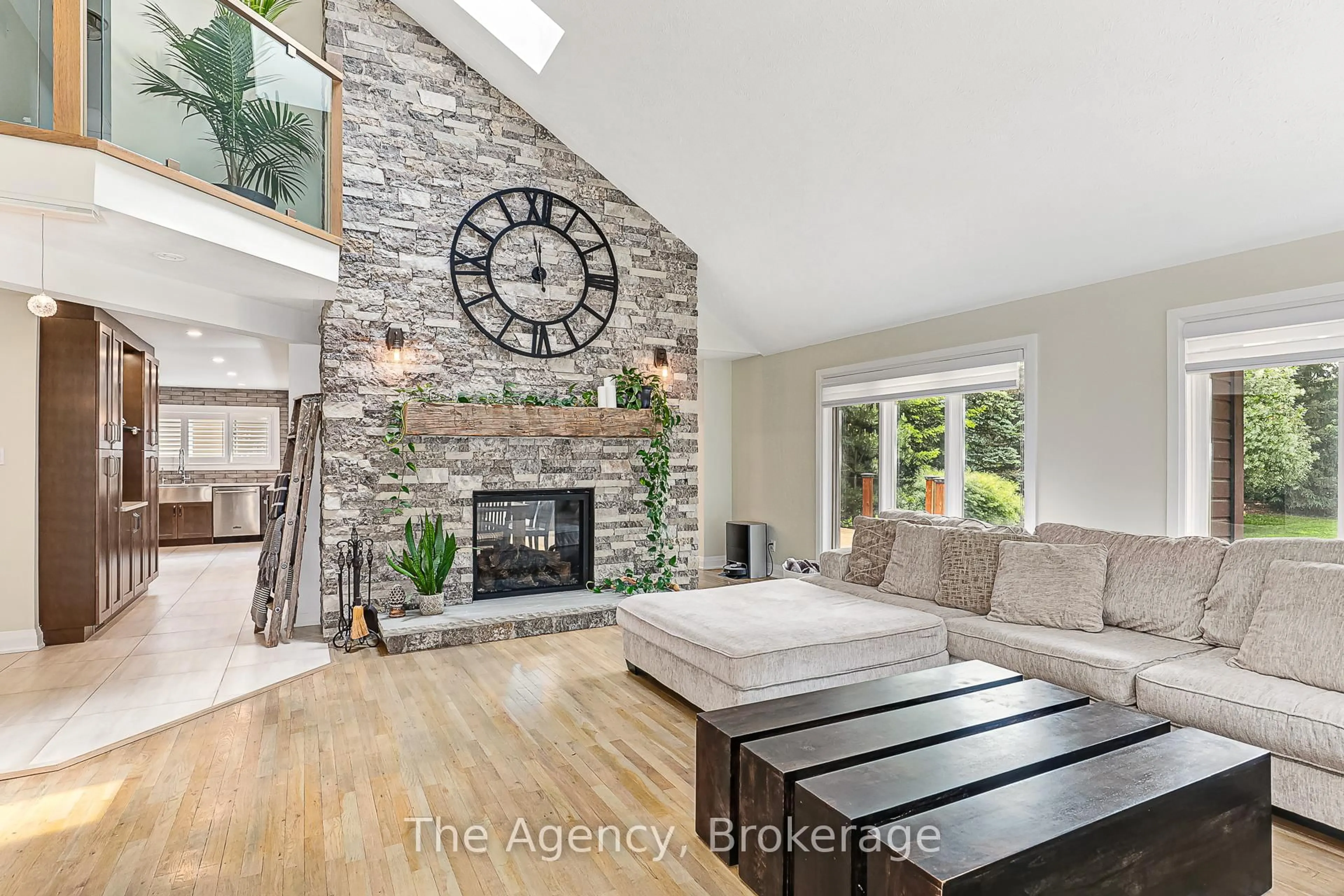 Living room with furniture, unknown for 136 Grand Cypress Lane, Blue Mountains Ontario L9Y 0K6