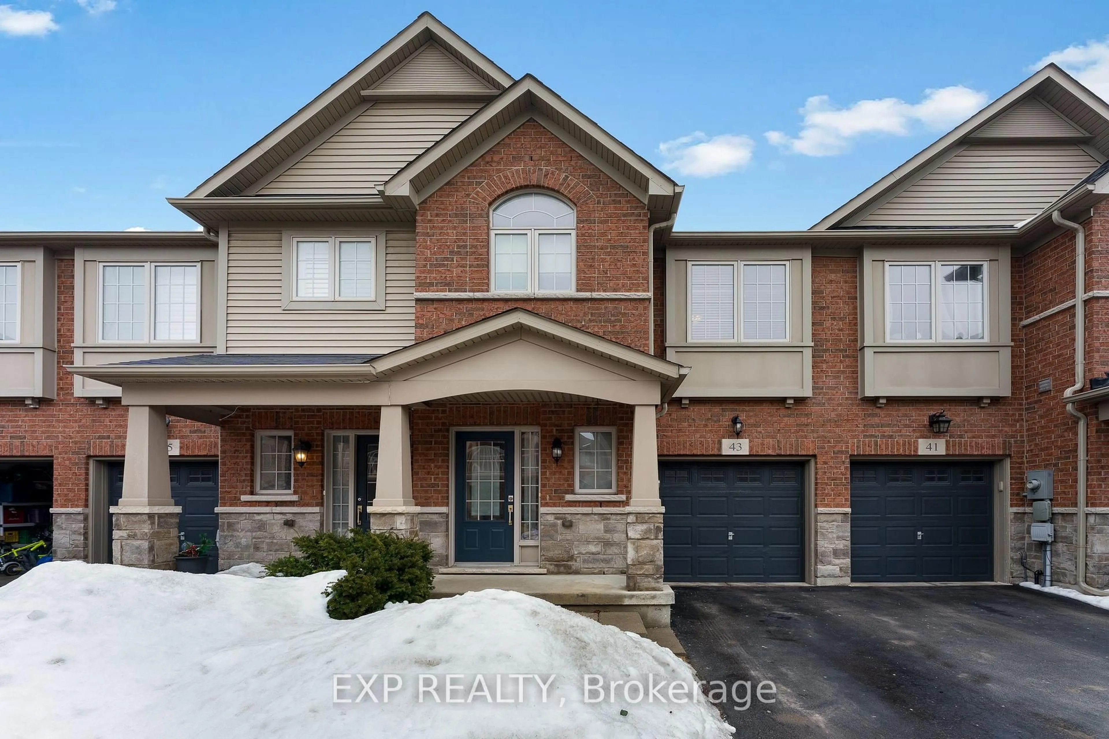 Home with brick exterior material, street for 541 Winston Rd #43, Grimsby Ontario L3M 0C5