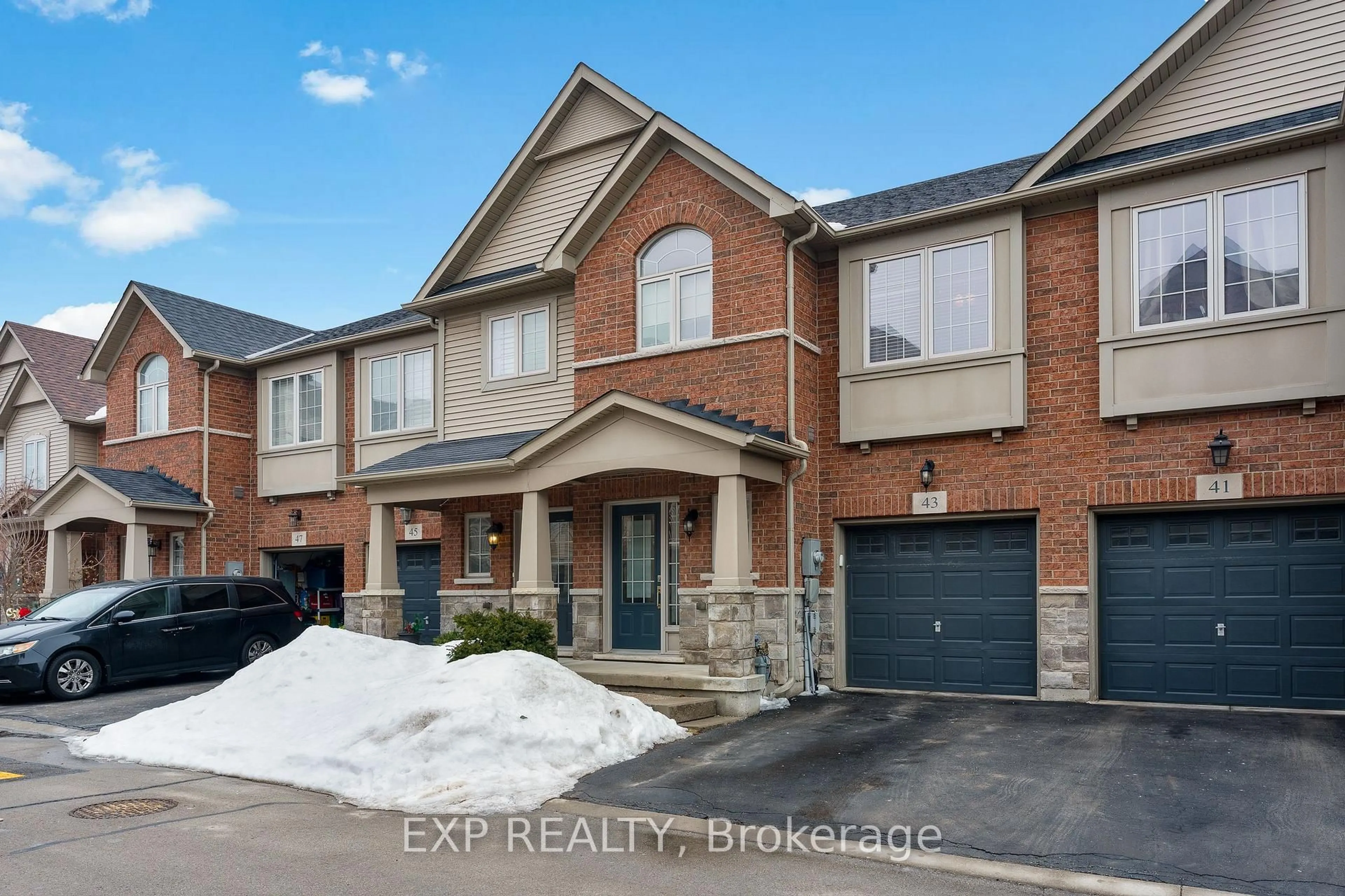Home with brick exterior material, street for 541 Winston Rd #43, Grimsby Ontario L3M 0C5