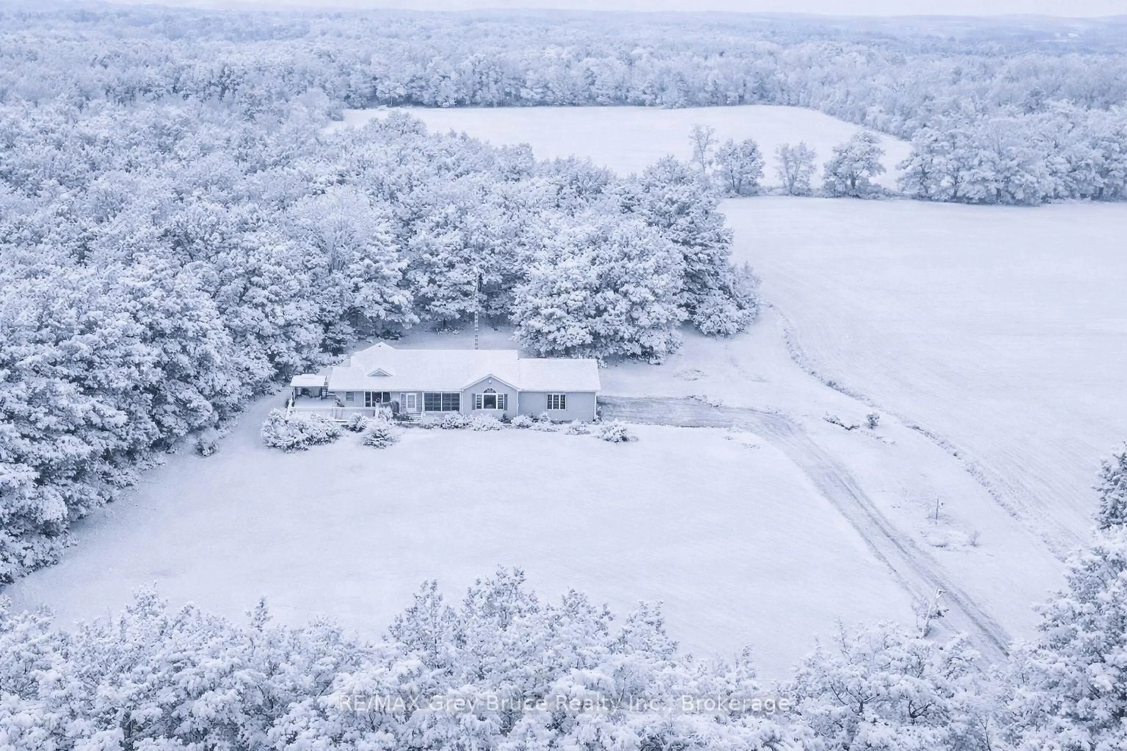 A pic from outside/outdoor area/front of a property/back of a property/a pic from drone, mountain view for 720291 20 Sdrd, Chatsworth Ontario N0H 1R0