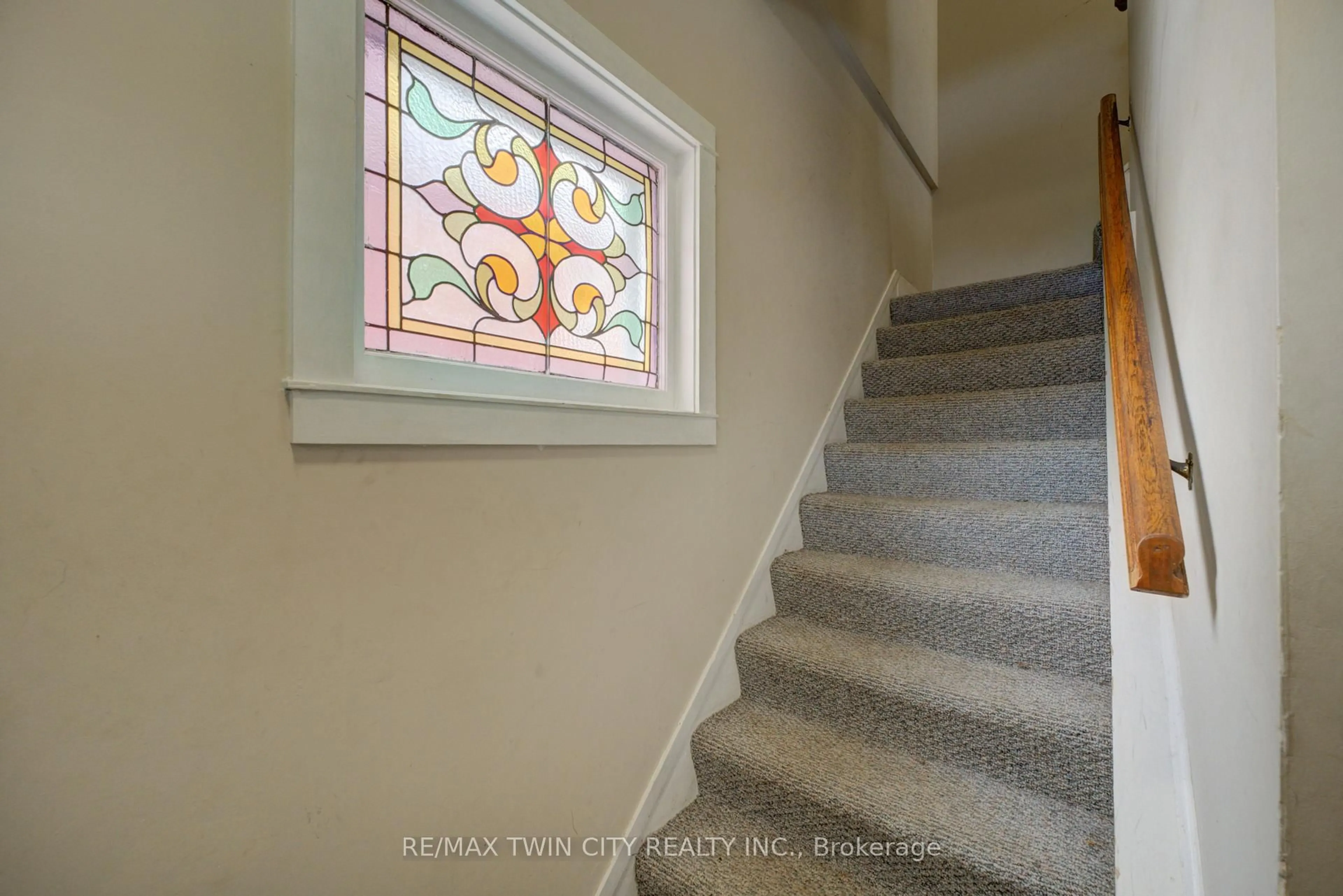 Stairs for 38 Nelson St, Brantford Ontario N3T 2M8