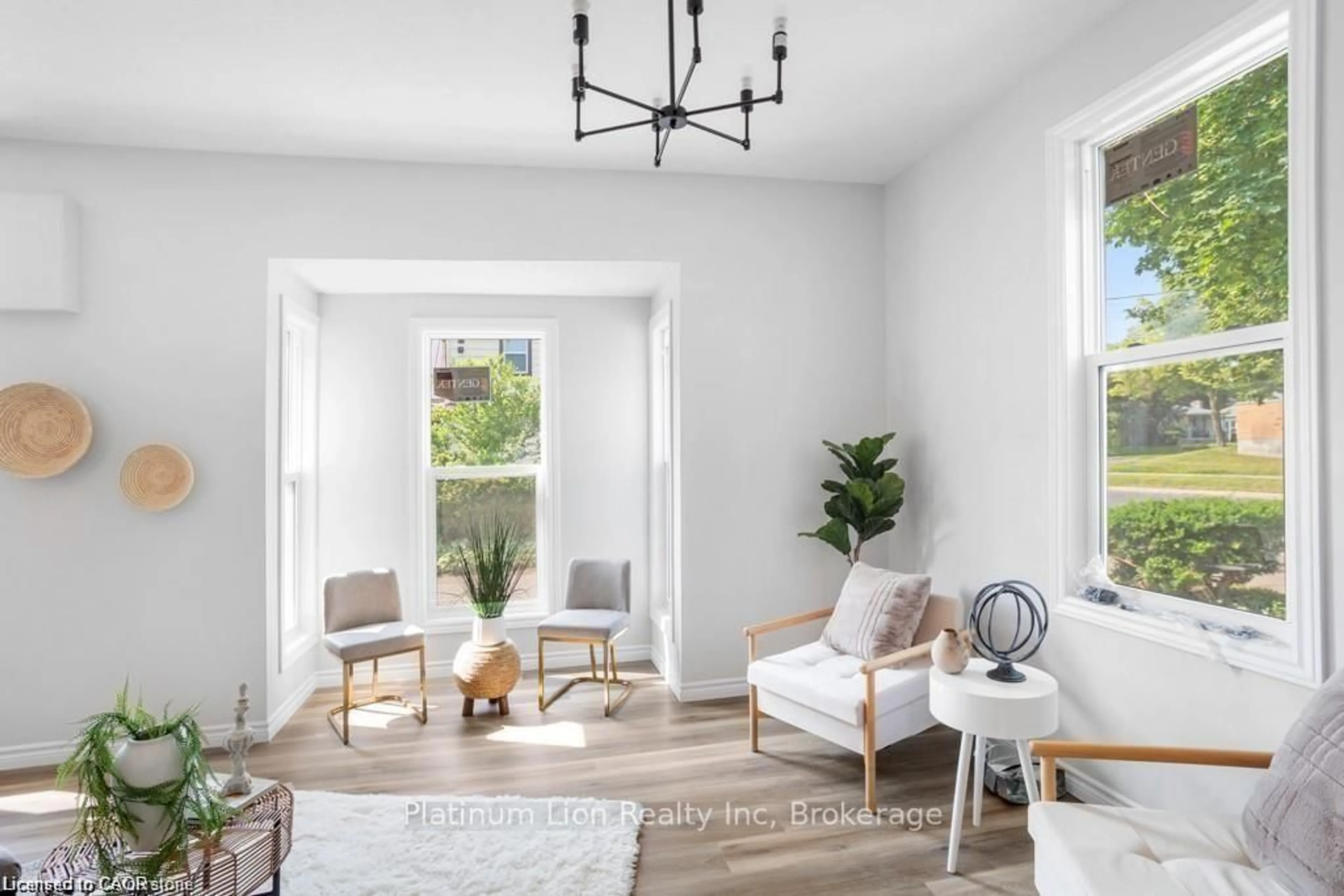 Living room with furniture, unknown for 87-89 Talbot St, Norfolk Ontario N3Y 2Z4