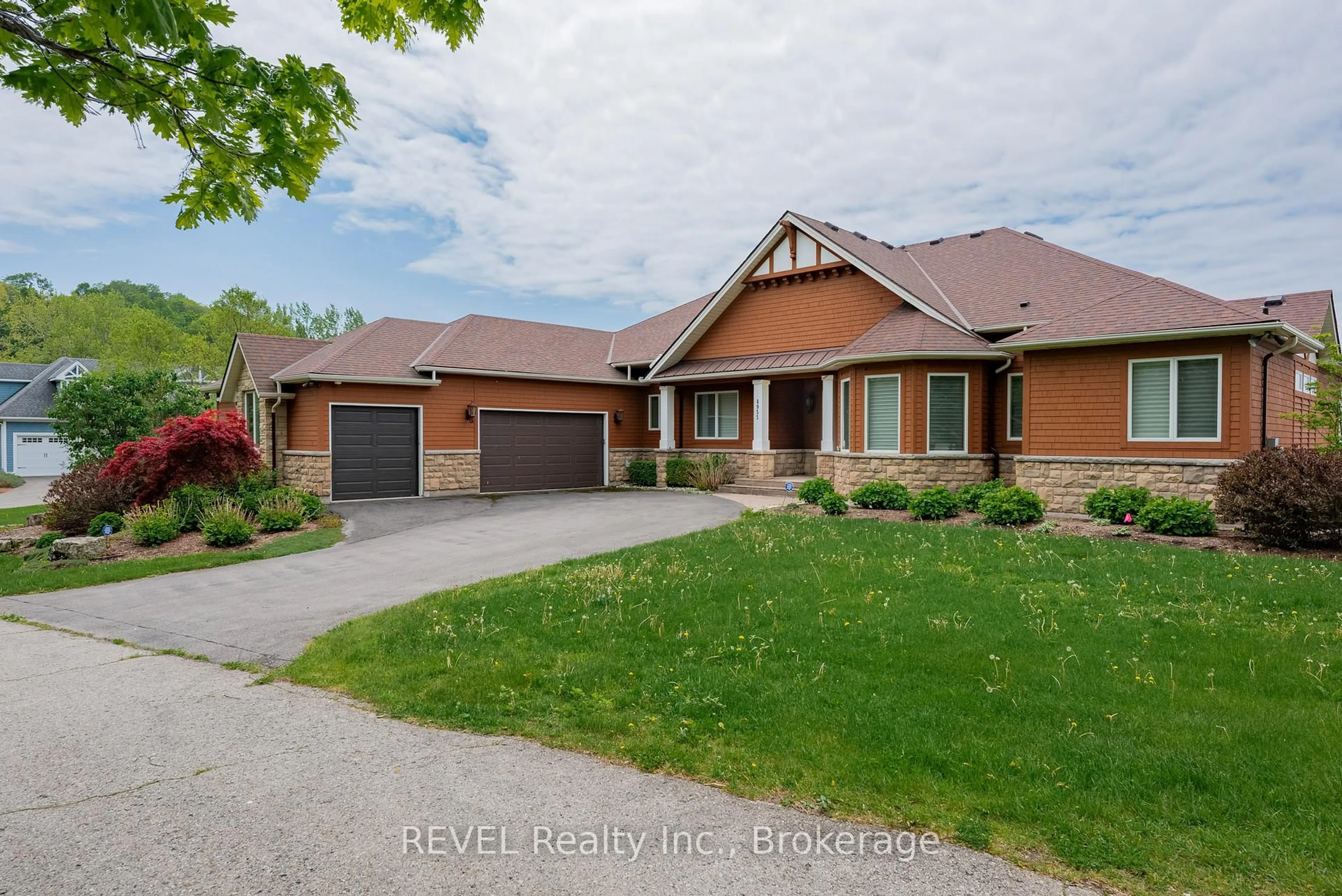 Home with brick exterior material, street for 4955 South Shore Rd, Fort Erie Ontario L0S 1B0