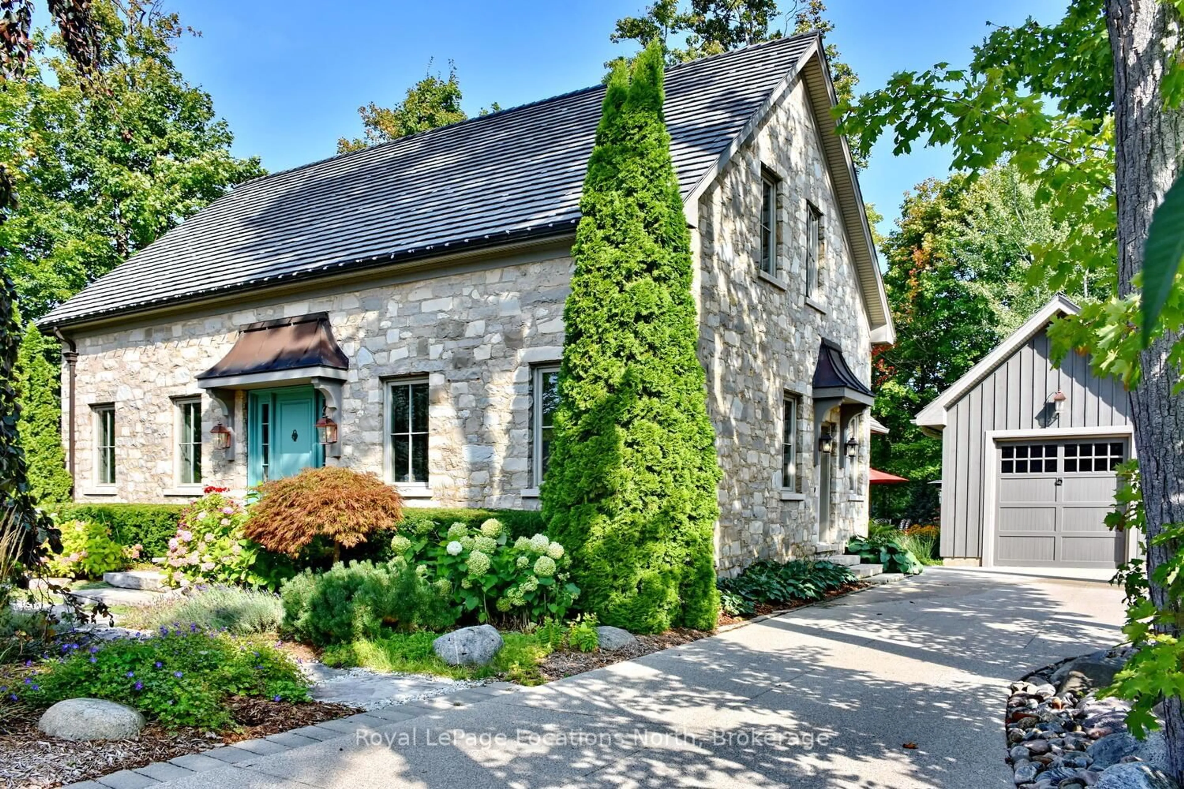 Home with brick exterior material, street for 107 STUART Crt, Blue Mountains Ontario N0H 2P0