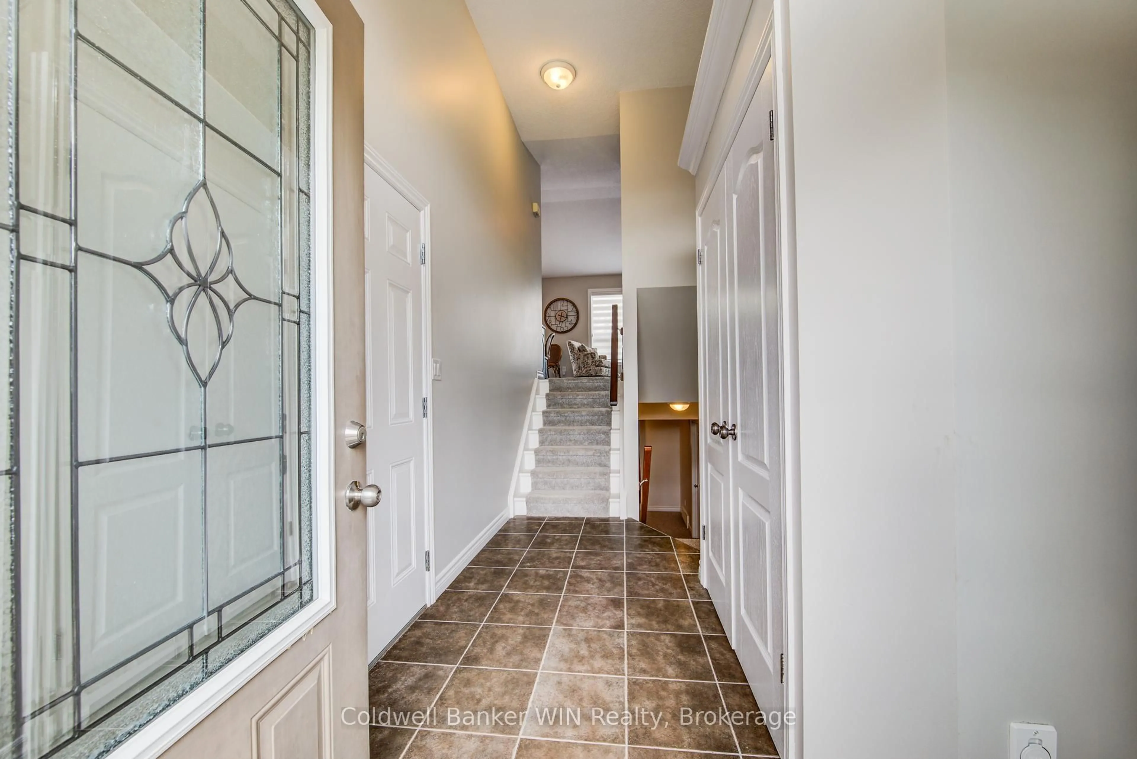 Indoor entryway for 116 CHURCH St, Wellington North Ontario N0G 2L2